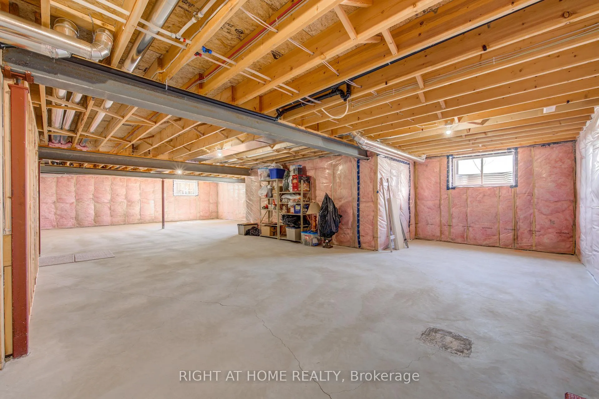 Photo 34 of 2043 Lockwood Crescent, Strathroy-Caradoc, Mount Brydges — HOMEH