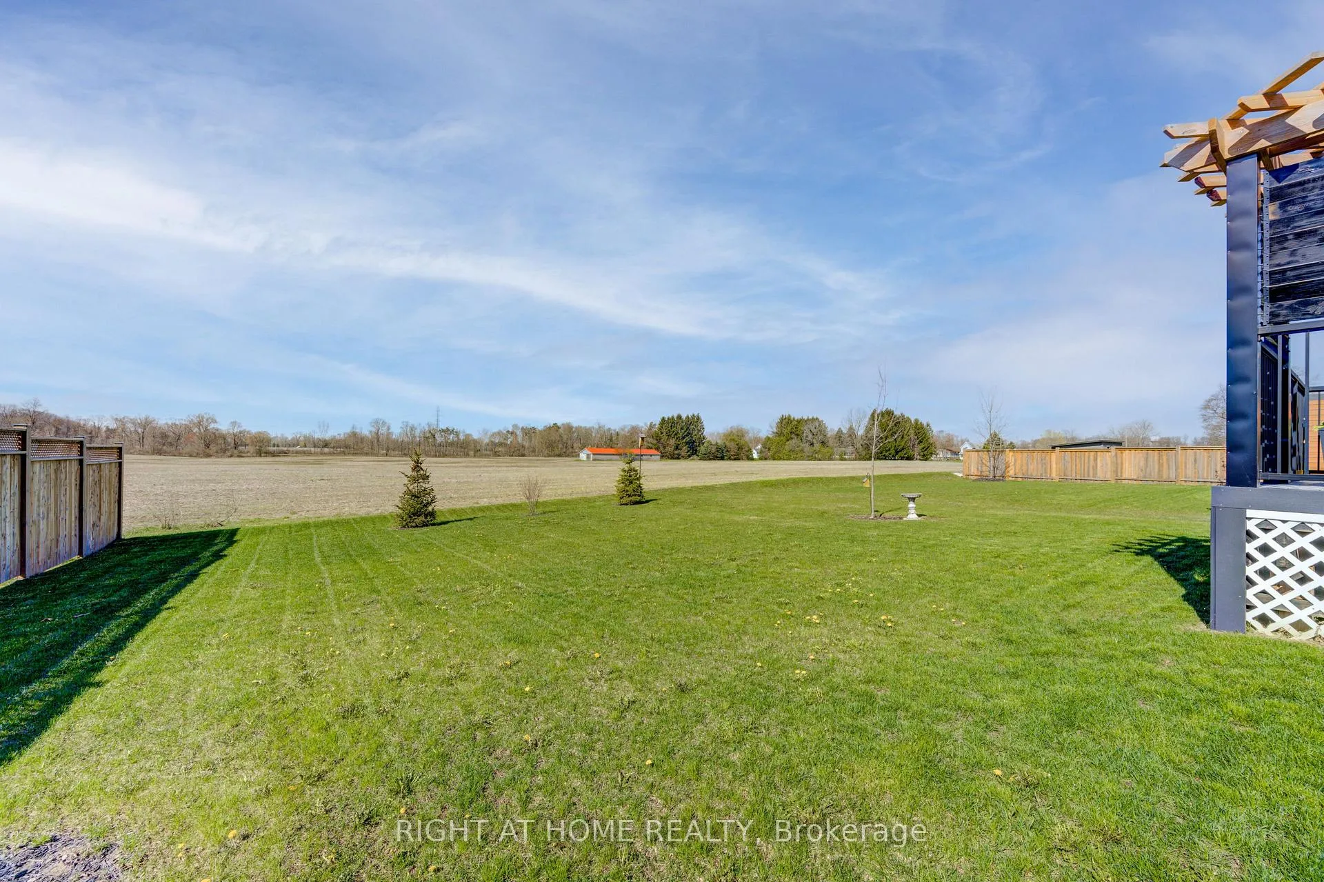 Photo 40 of 2043 Lockwood Crescent, Strathroy-Caradoc, Mount Brydges — HOMEH