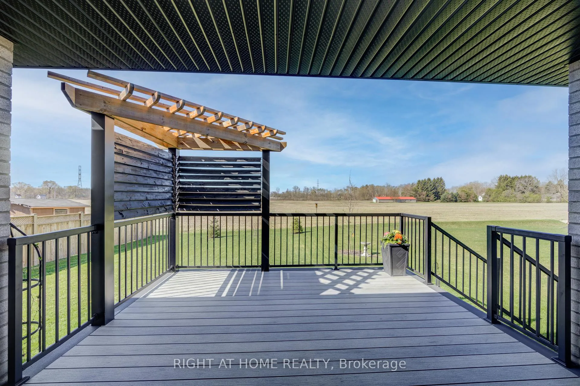 Photo 41 of 2043 Lockwood Crescent, Strathroy-Caradoc, Mount Brydges — HOMEH