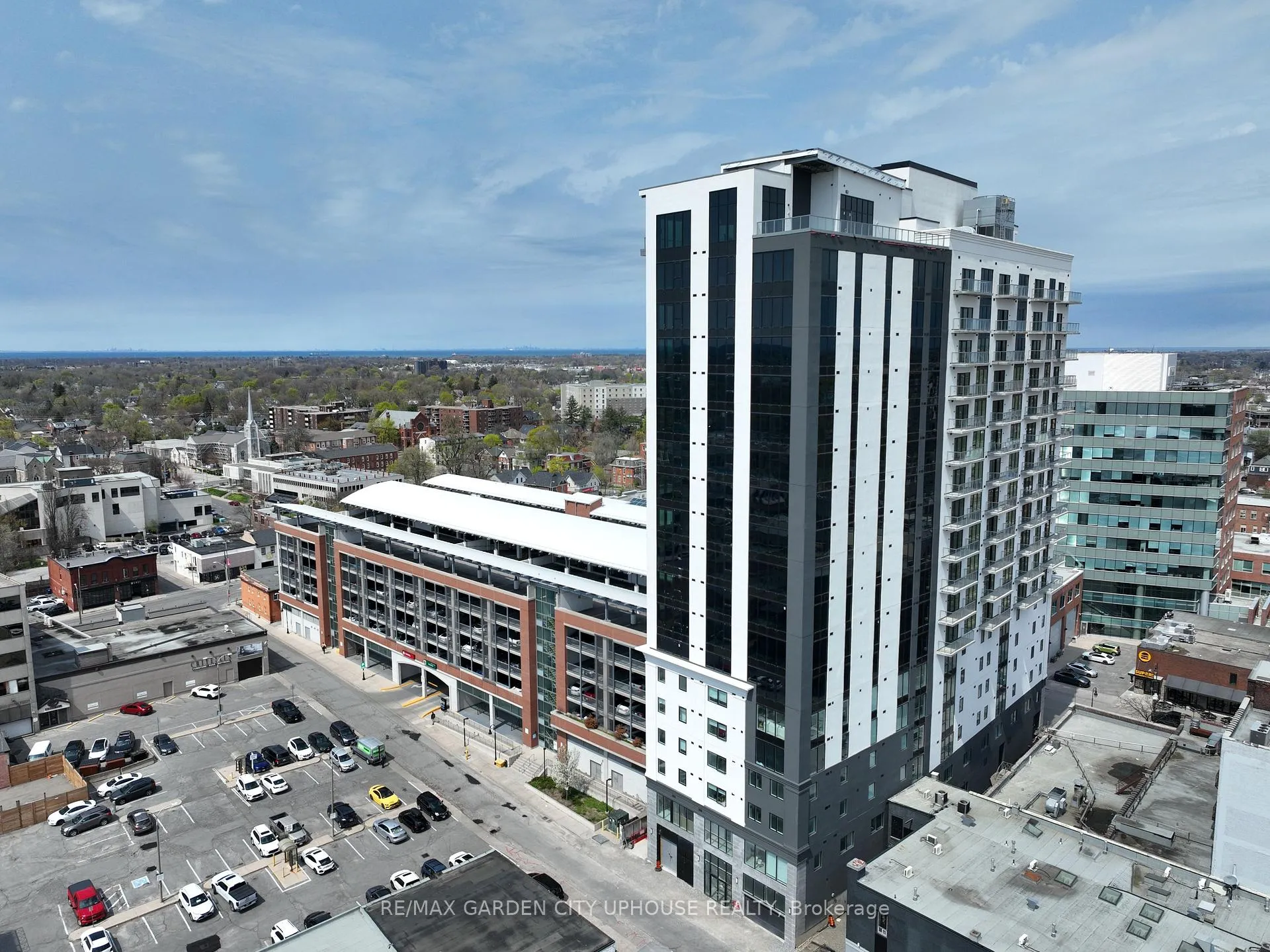 Photo 13 of Unit 801, 57 Carlisle Street, St. Catharines, Downtown — HOMEH