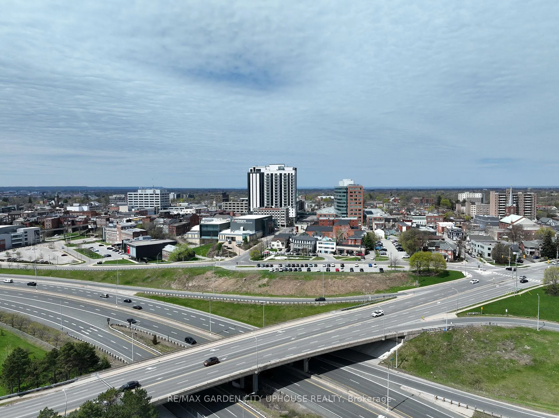 Photo 14 of Unit 801, 57 Carlisle Street, St. Catharines, Downtown — HOMEH