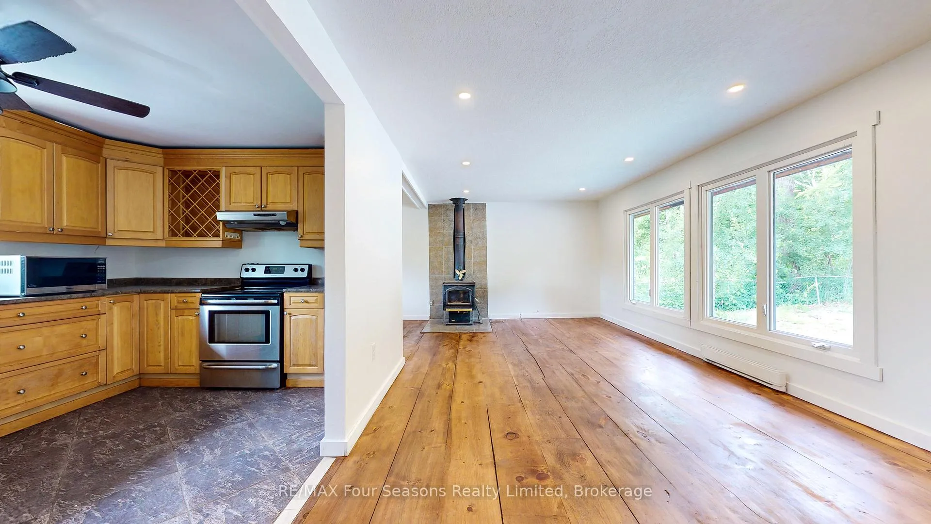 Photo 7 of 2133 Klondike Park Road, Wasaga Beach — HOMEH
