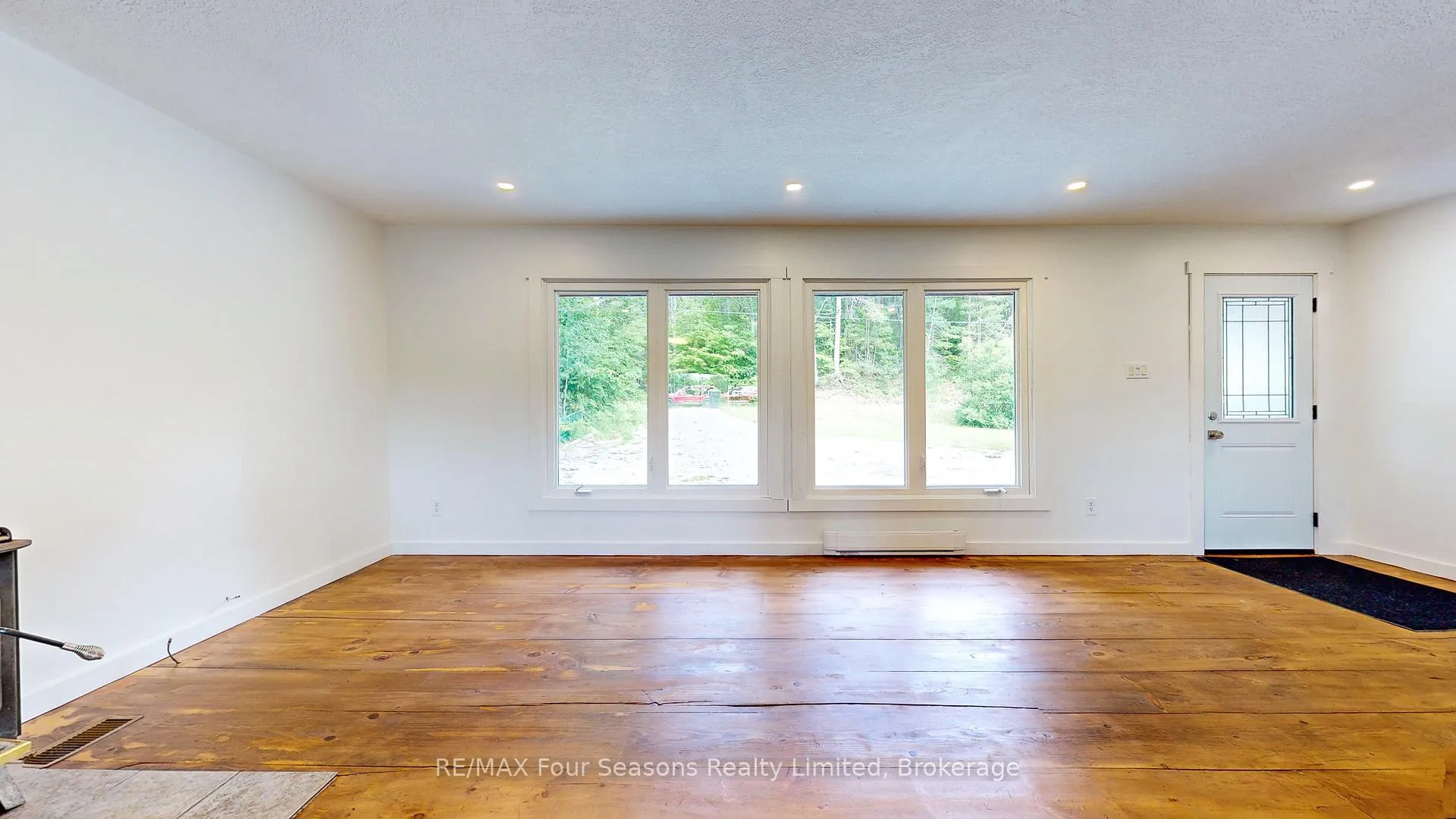 Photo 9 of 2133 Klondike Park Road, Wasaga Beach — HOMEH