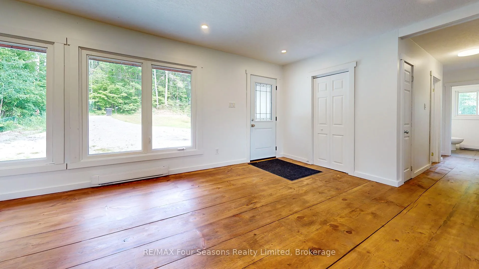 Photo 13 of 2133 Klondike Park Road, Wasaga Beach — HOMEH
