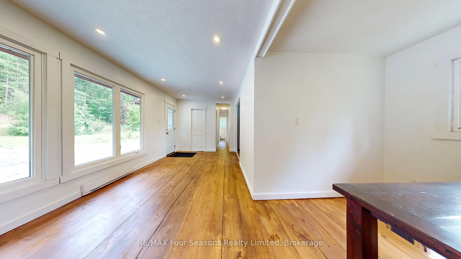 Photo 15 of 2133 Klondike Park Road, Wasaga Beach — HOMEH