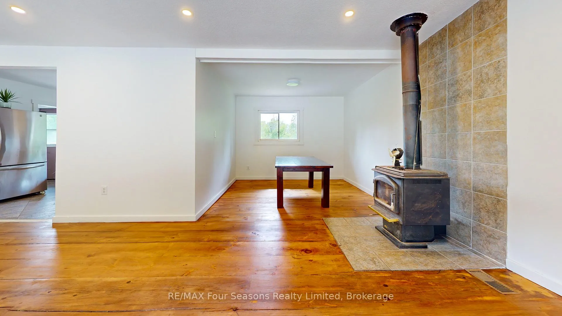 Photo 17 of 2133 Klondike Park Road, Wasaga Beach — HOMEH