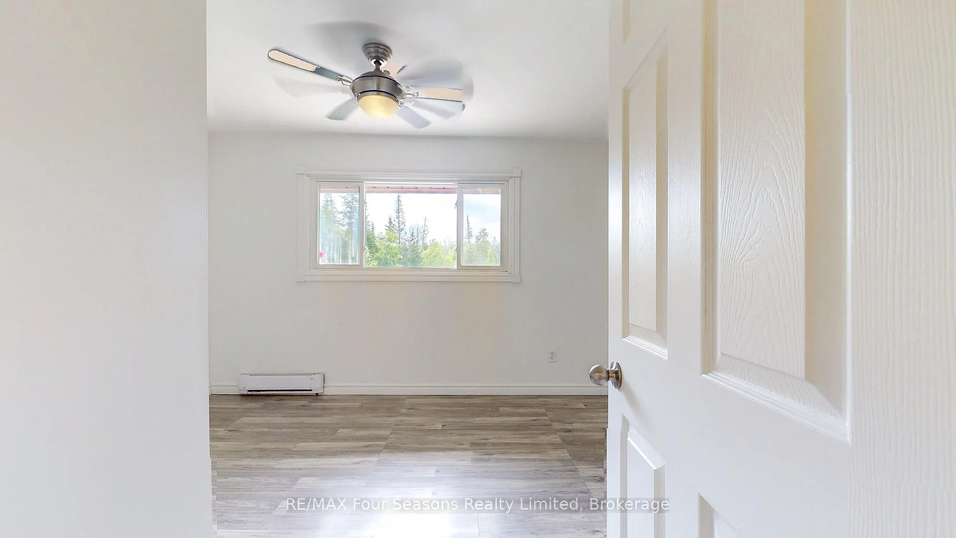 Photo 26 of 2133 Klondike Park Road, Wasaga Beach — HOMEH