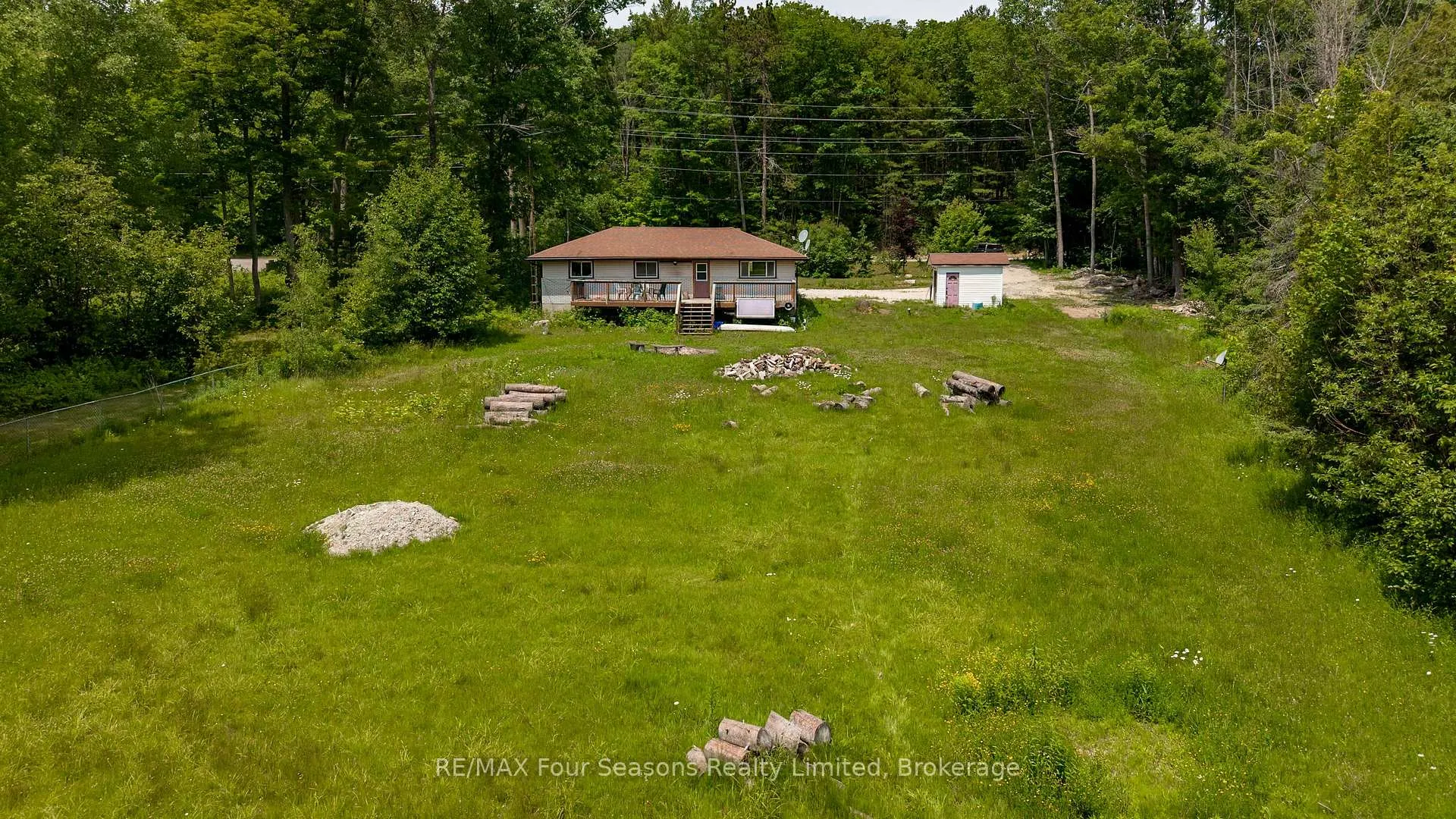 Photo 35 of 2133 Klondike Park Road, Wasaga Beach — HOMEH
