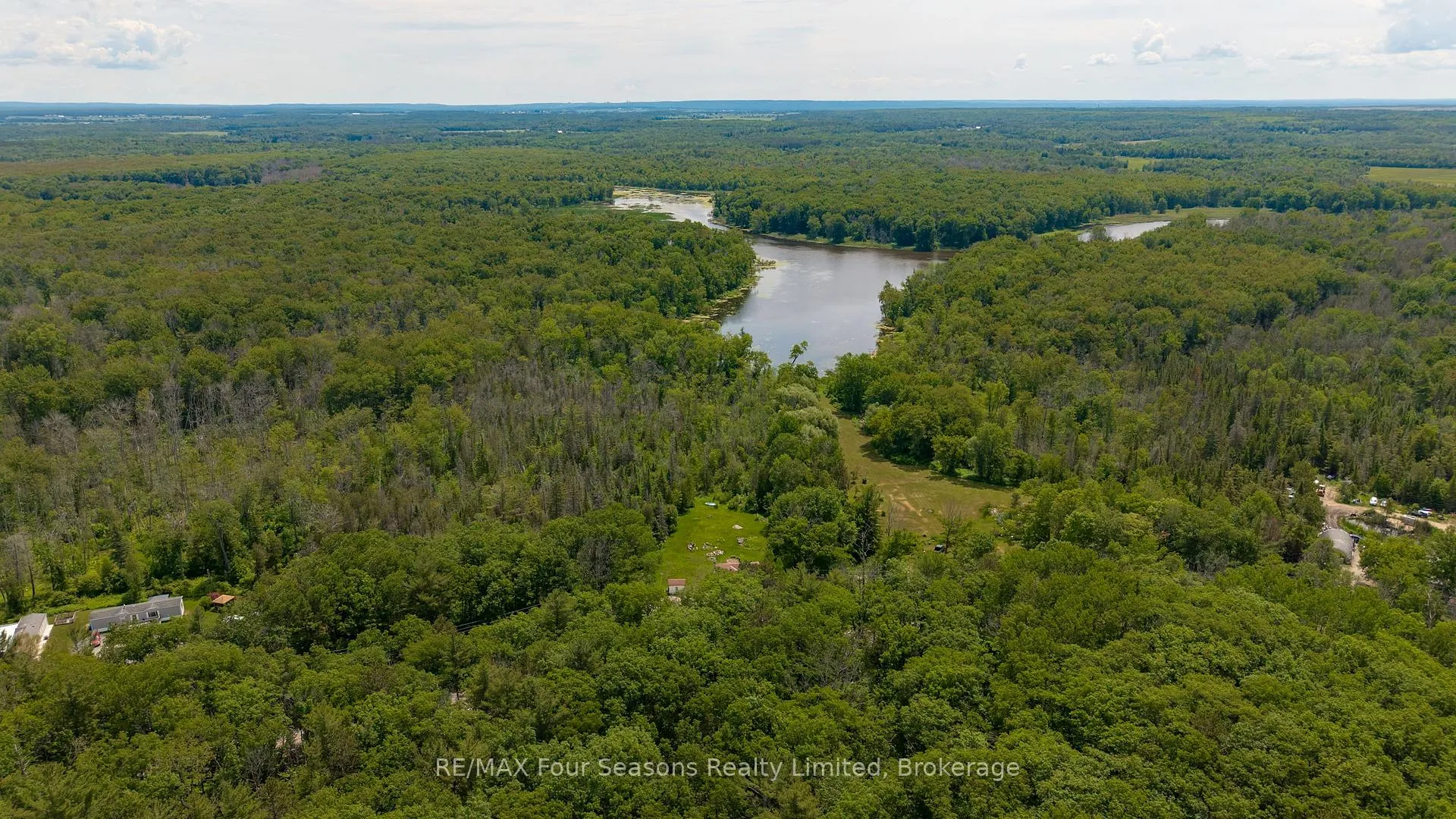 Photo 36 of 2133 Klondike Park Road, Wasaga Beach — HOMEH