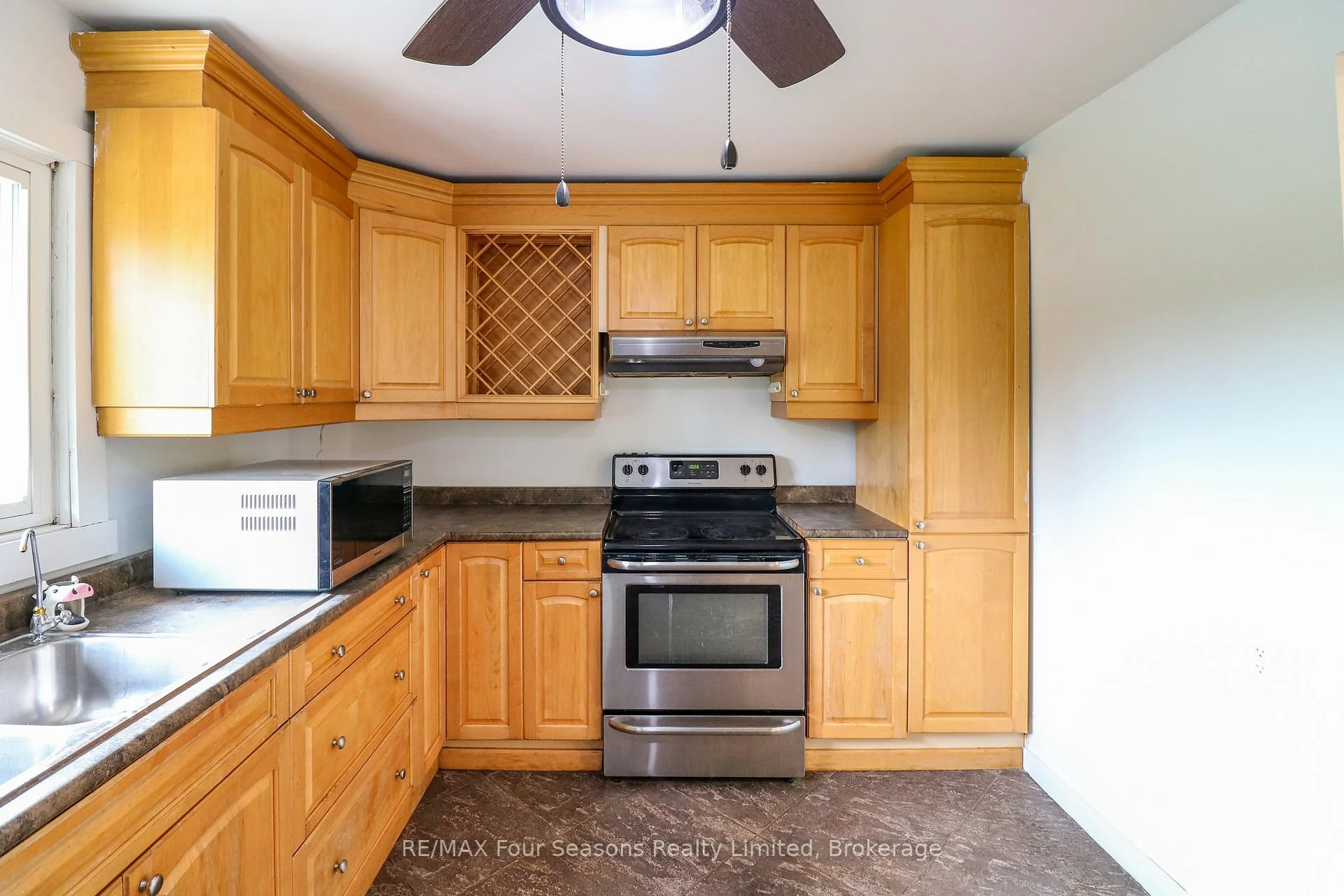 Photo 11 of 2133 Klondike Park Road, Wasaga Beach — HOMEH