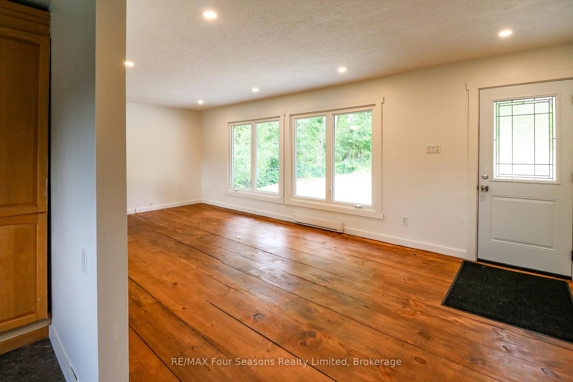 Photo 12 of 2133 Klondike Park Road, Wasaga Beach — HOMEH