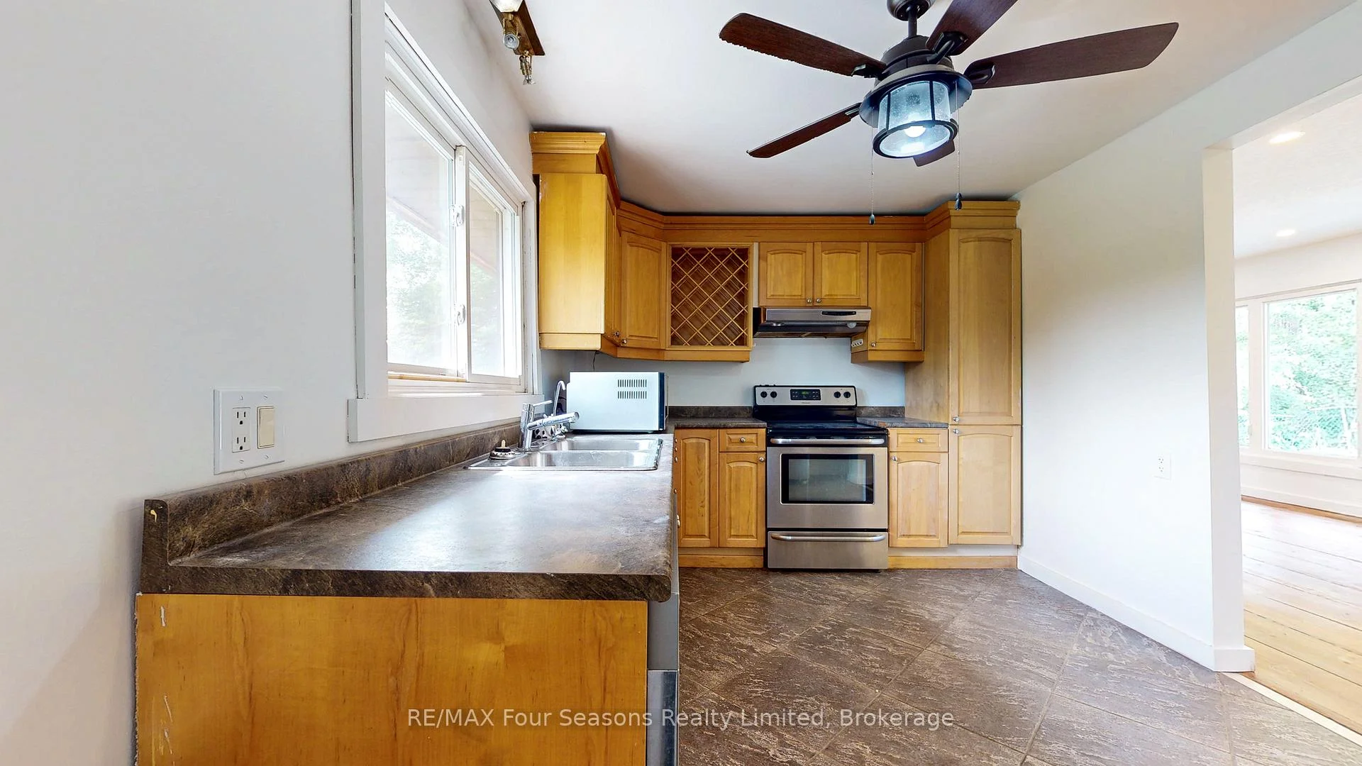 Photo 16 of 2133 Klondike Park Road, Wasaga Beach — HOMEH