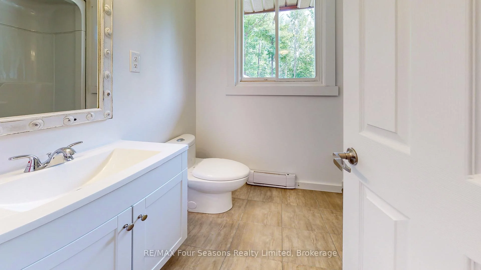 Photo 24 of 2133 Klondike Park Road, Wasaga Beach — HOMEH
