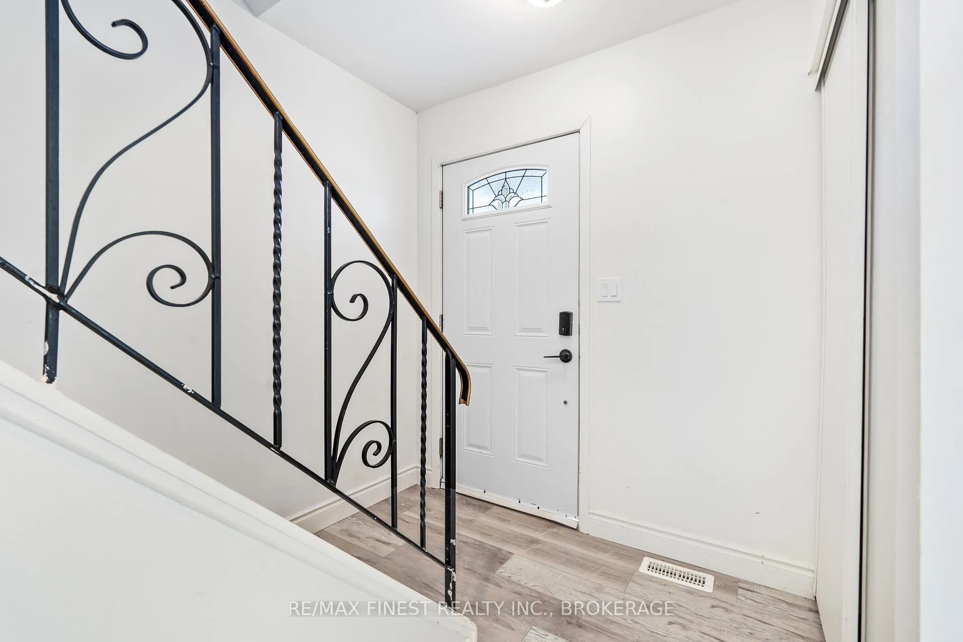 Photo 5 of 347 Kingsdale Avenue, Kingston, East Gardiners Rd — HOMEH
