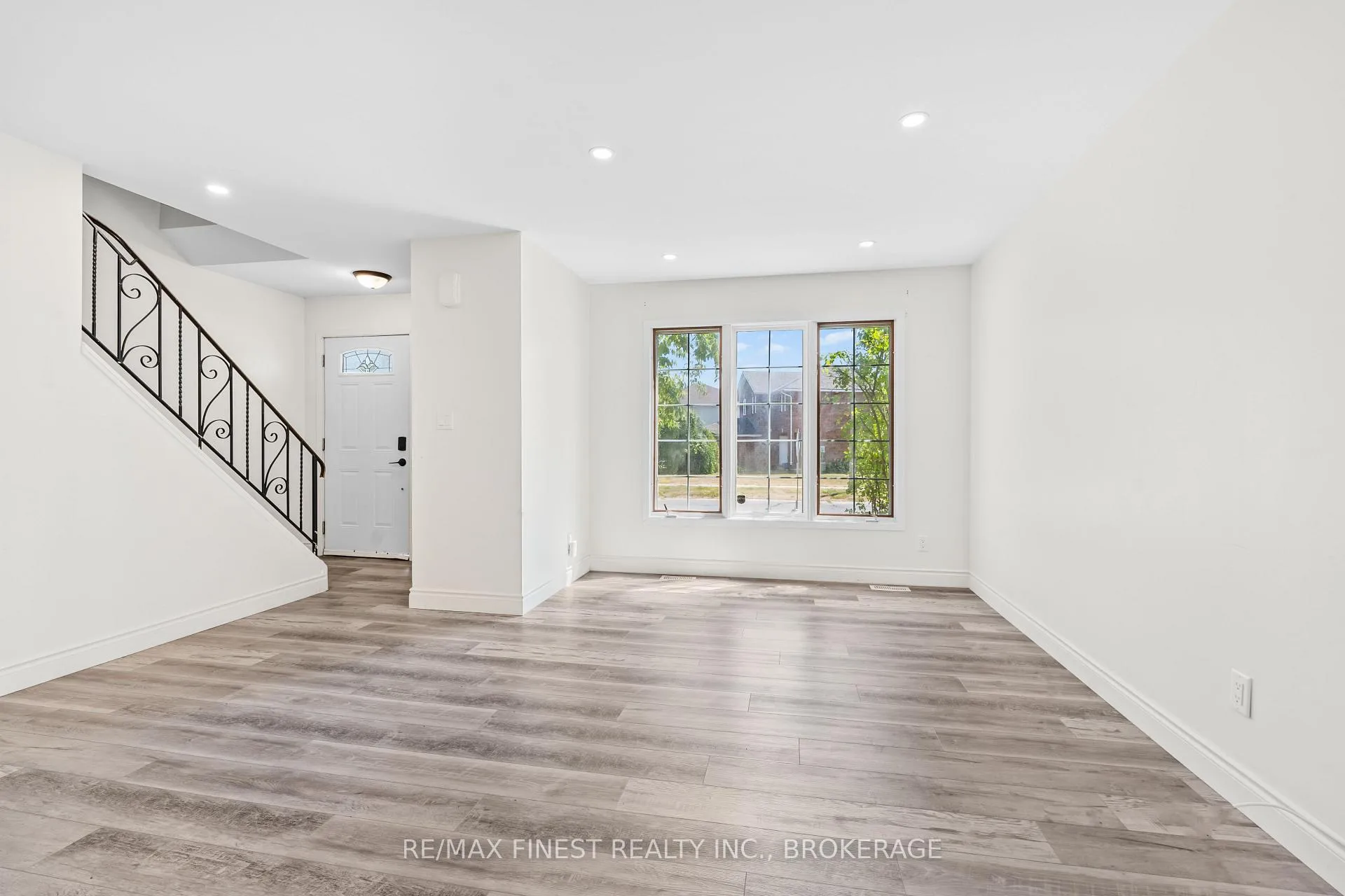 Photo 8 of 347 Kingsdale Avenue, Kingston, East Gardiners Rd — HOMEH