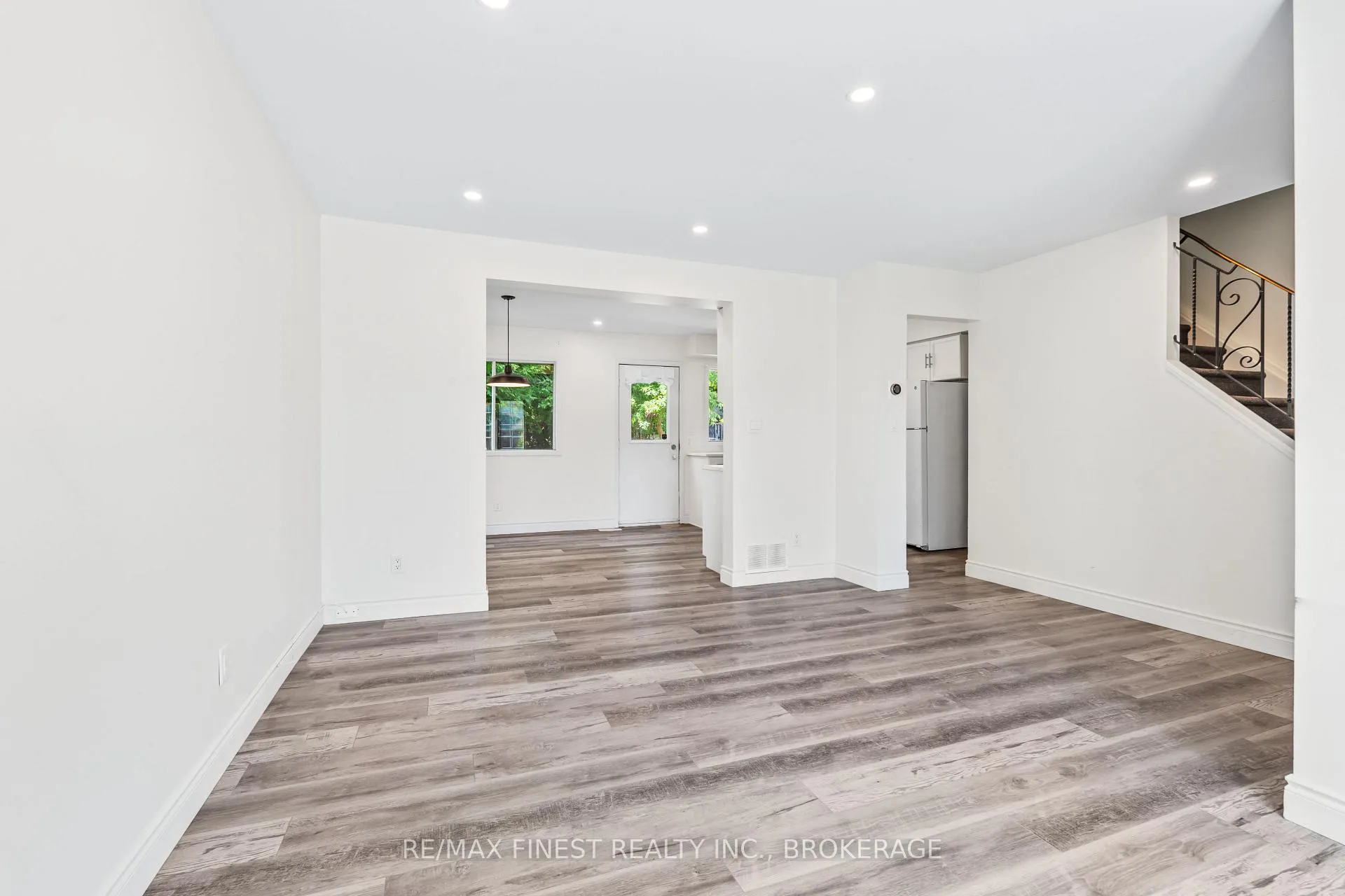 Photo 9 of 347 Kingsdale Avenue, Kingston, East Gardiners Rd — HOMEH