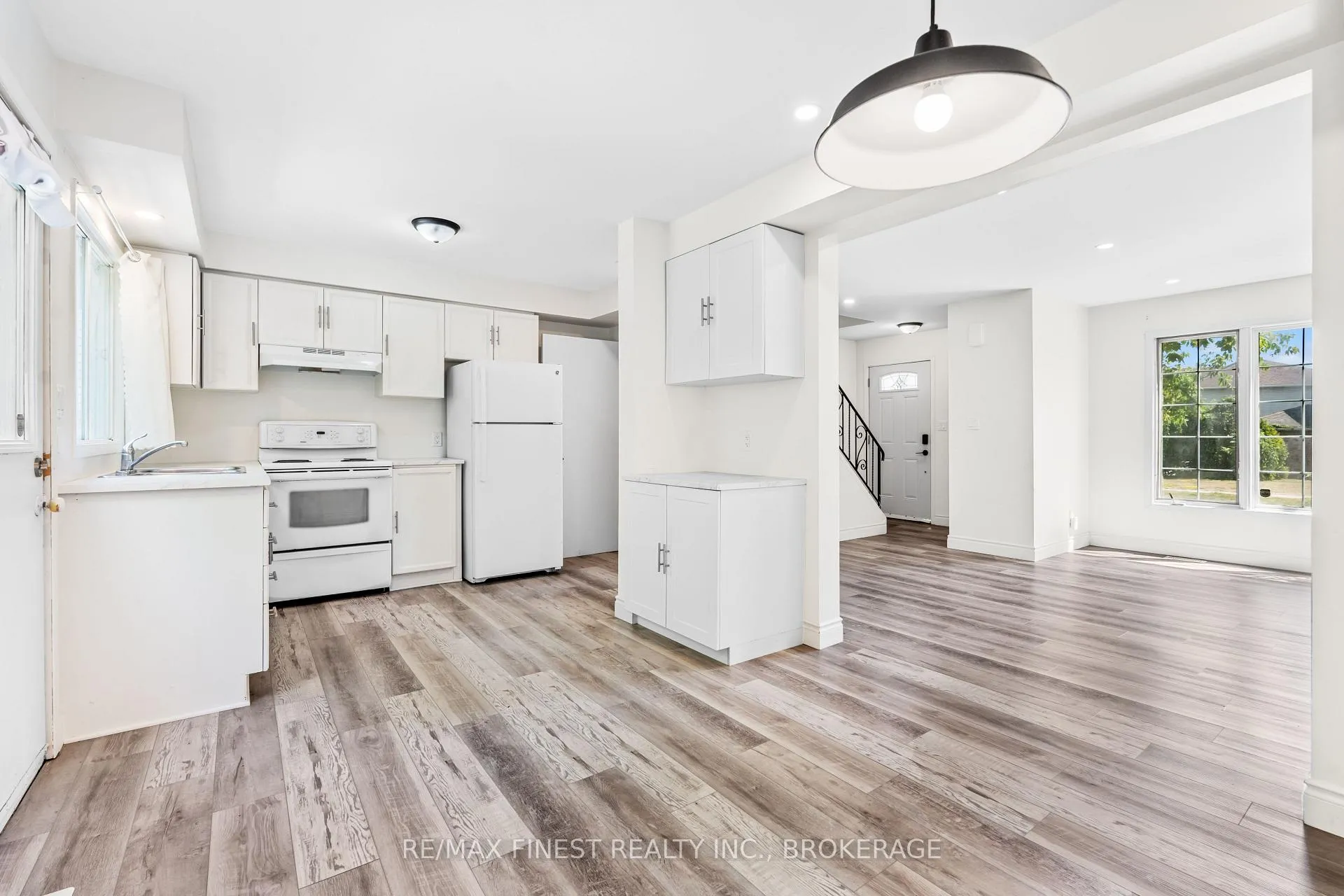 Photo 11 of 347 Kingsdale Avenue, Kingston, East Gardiners Rd — HOMEH