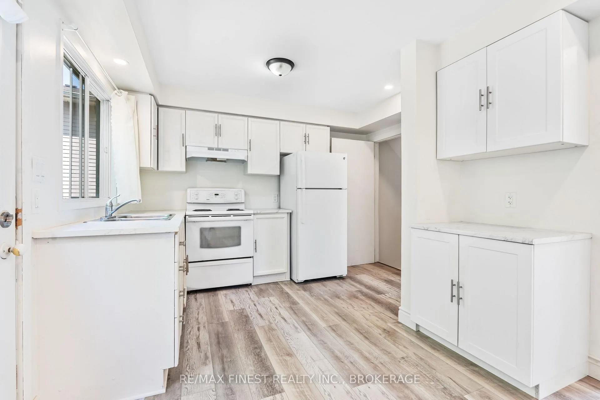 Photo 12 of 347 Kingsdale Avenue, Kingston, East Gardiners Rd — HOMEH