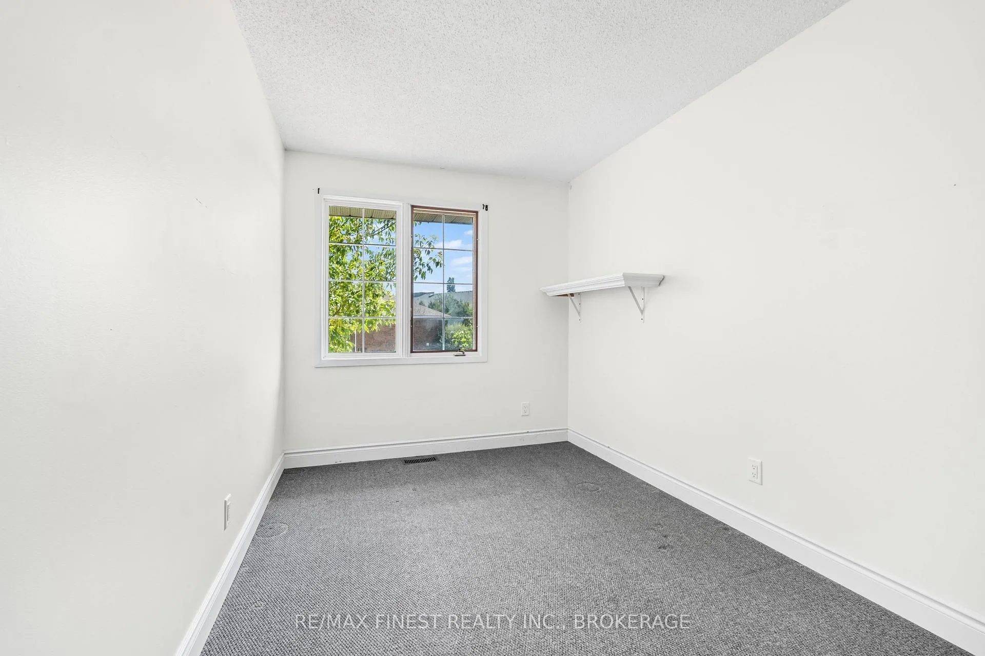 Photo 17 of 347 Kingsdale Avenue, Kingston, East Gardiners Rd — HOMEH