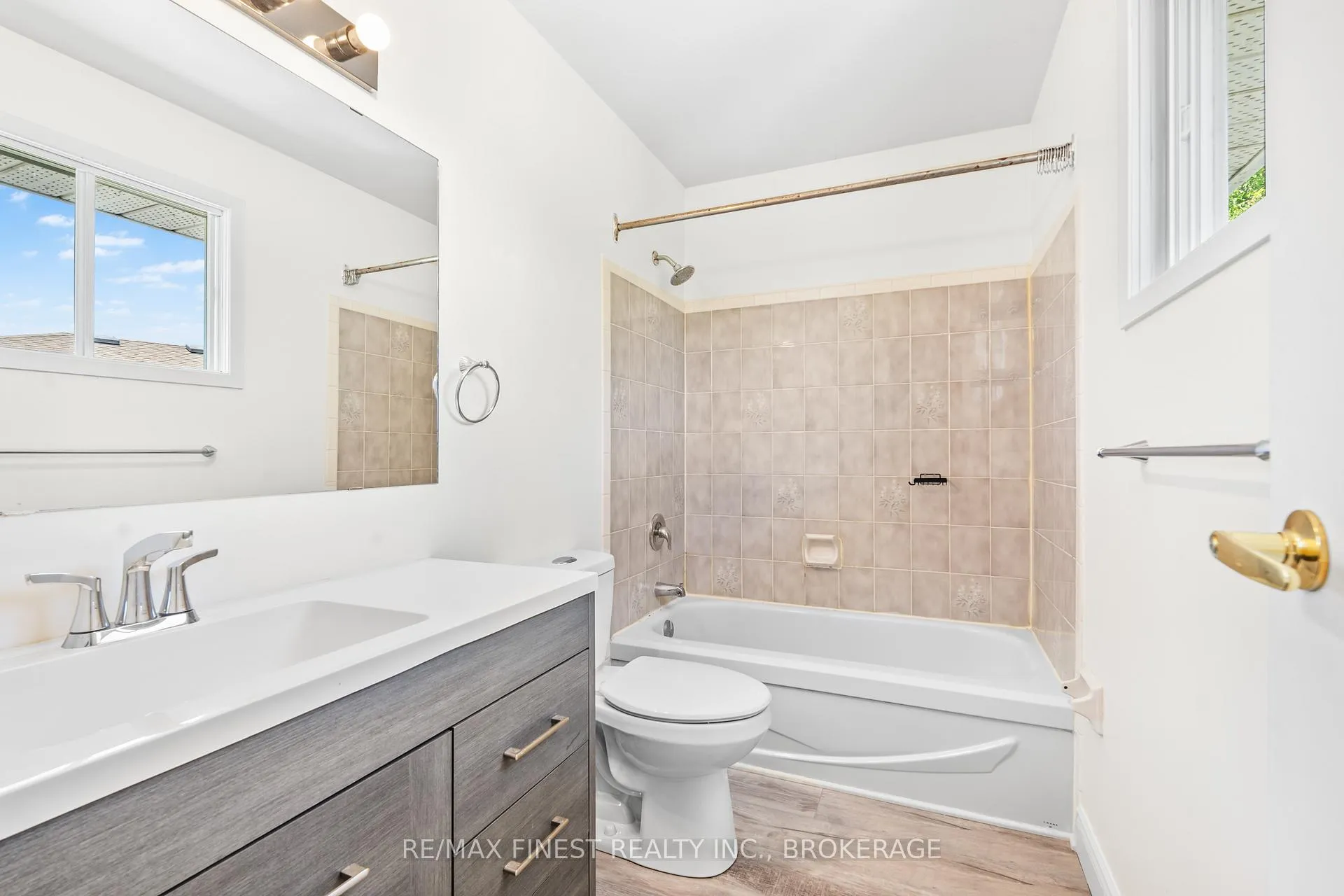 Photo 19 of 347 Kingsdale Avenue, Kingston, East Gardiners Rd — HOMEH