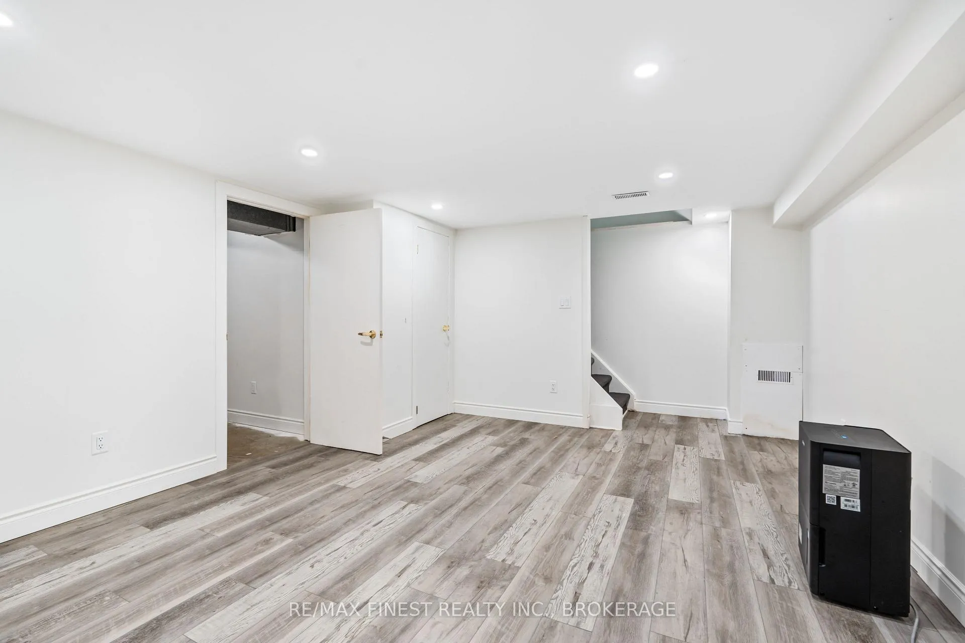 Photo 24 of 347 Kingsdale Avenue, Kingston, East Gardiners Rd — HOMEH