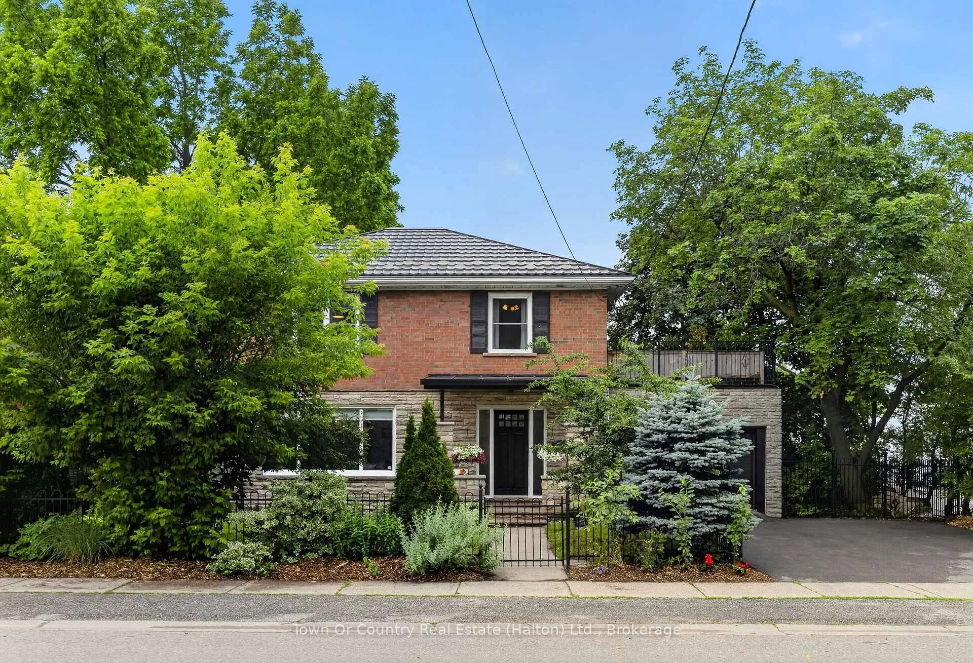 Photo 2 of 36 Willow Street N, Halton Hills, Acton — HOMEH