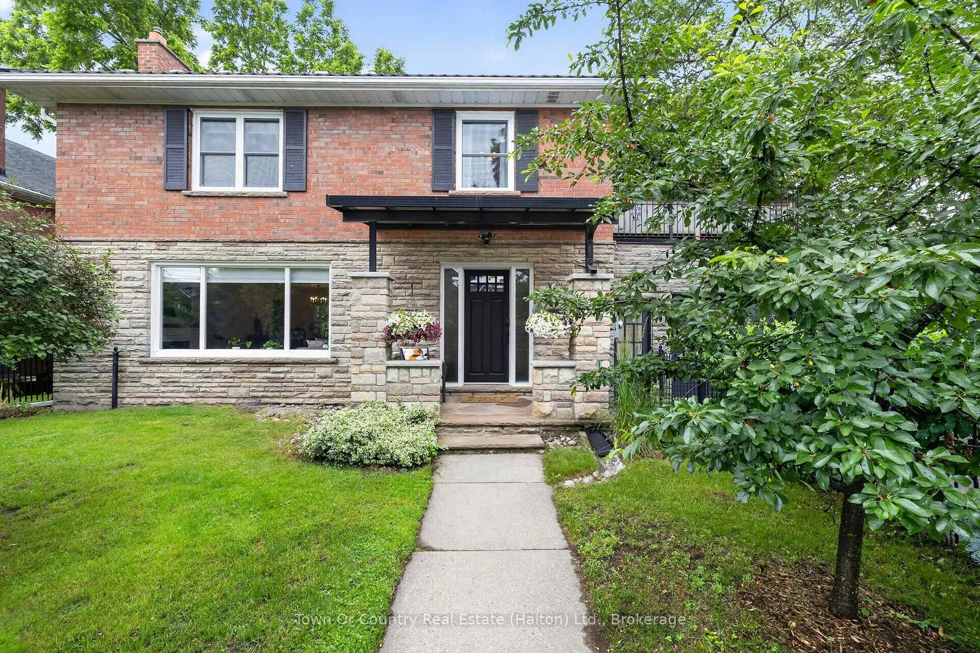 Photo 5 of 36 Willow Street N, Halton Hills, Acton — HOMEH