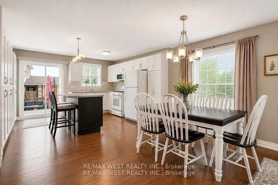Photo 4 of 37 Kell Place, Barrie, Bayshore — HOMEH