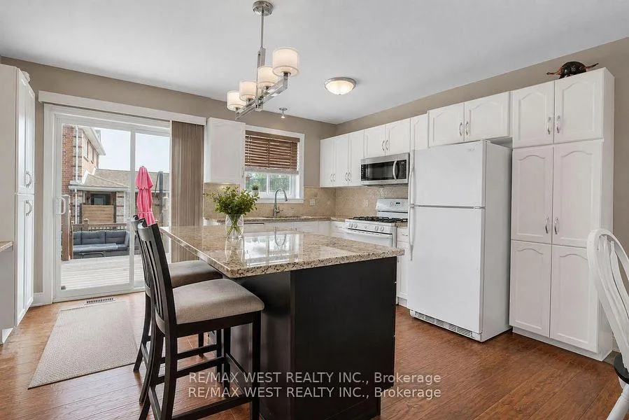 Photo 5 of 37 Kell Place, Barrie, Bayshore — HOMEH