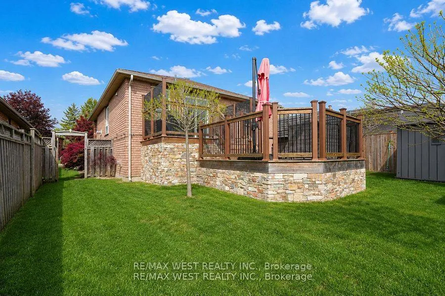 Photo 18 of 37 Kell Place, Barrie, Bayshore — HOMEH