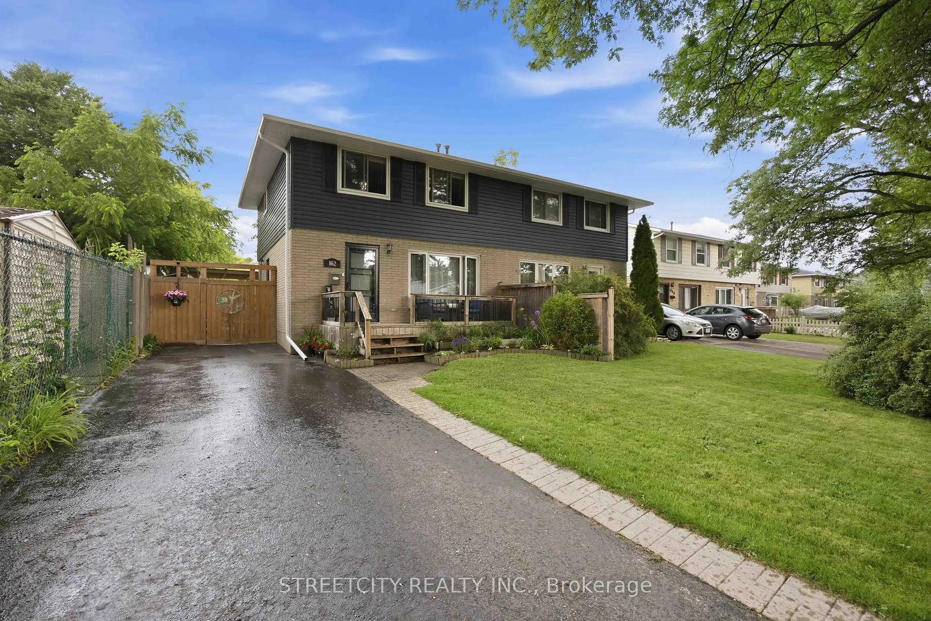 Photo 2 of 862 Montrose Street, Sarnia — HOMEH