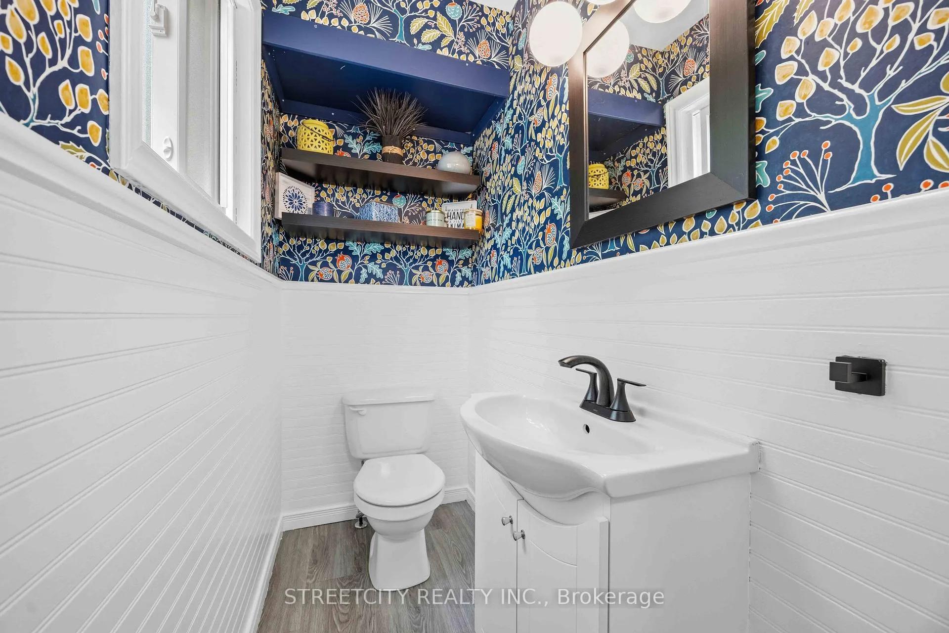 Photo 16 of 862 Montrose Street, Sarnia — HOMEH