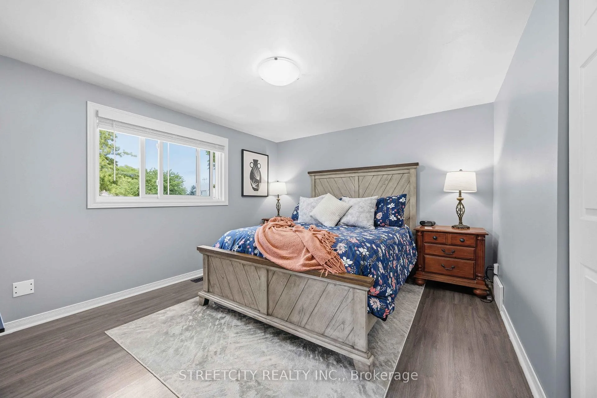 Photo 23 of 862 Montrose Street, Sarnia — HOMEH
