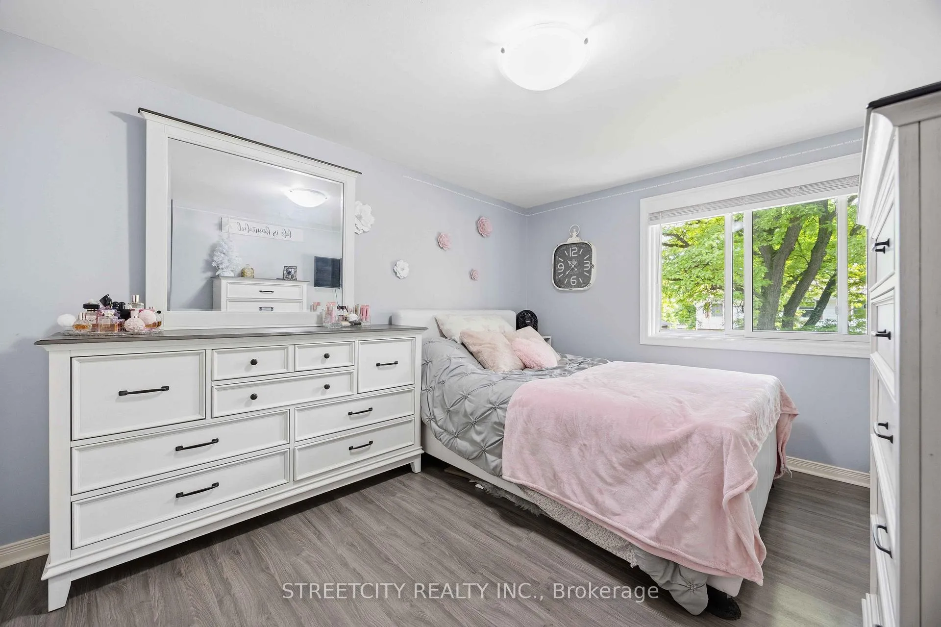 Photo 26 of 862 Montrose Street, Sarnia — HOMEH