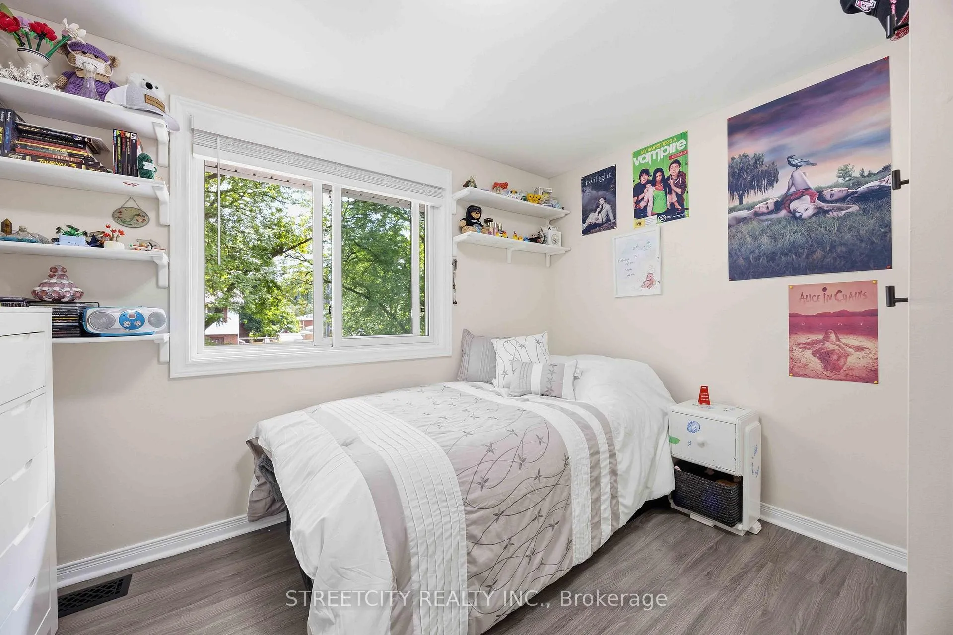 Photo 29 of 862 Montrose Street, Sarnia — HOMEH