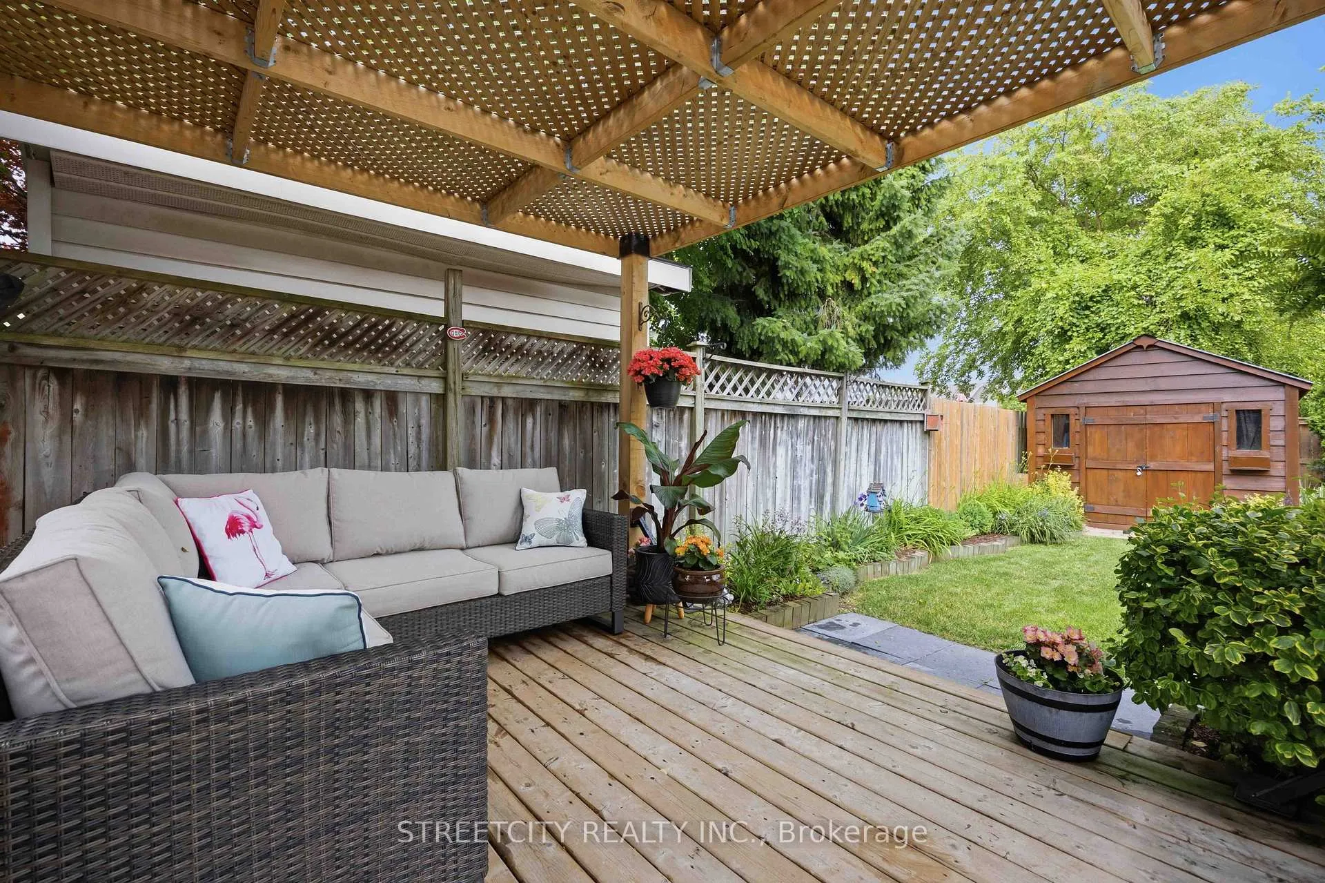 Photo 33 of 862 Montrose Street, Sarnia — HOMEH
