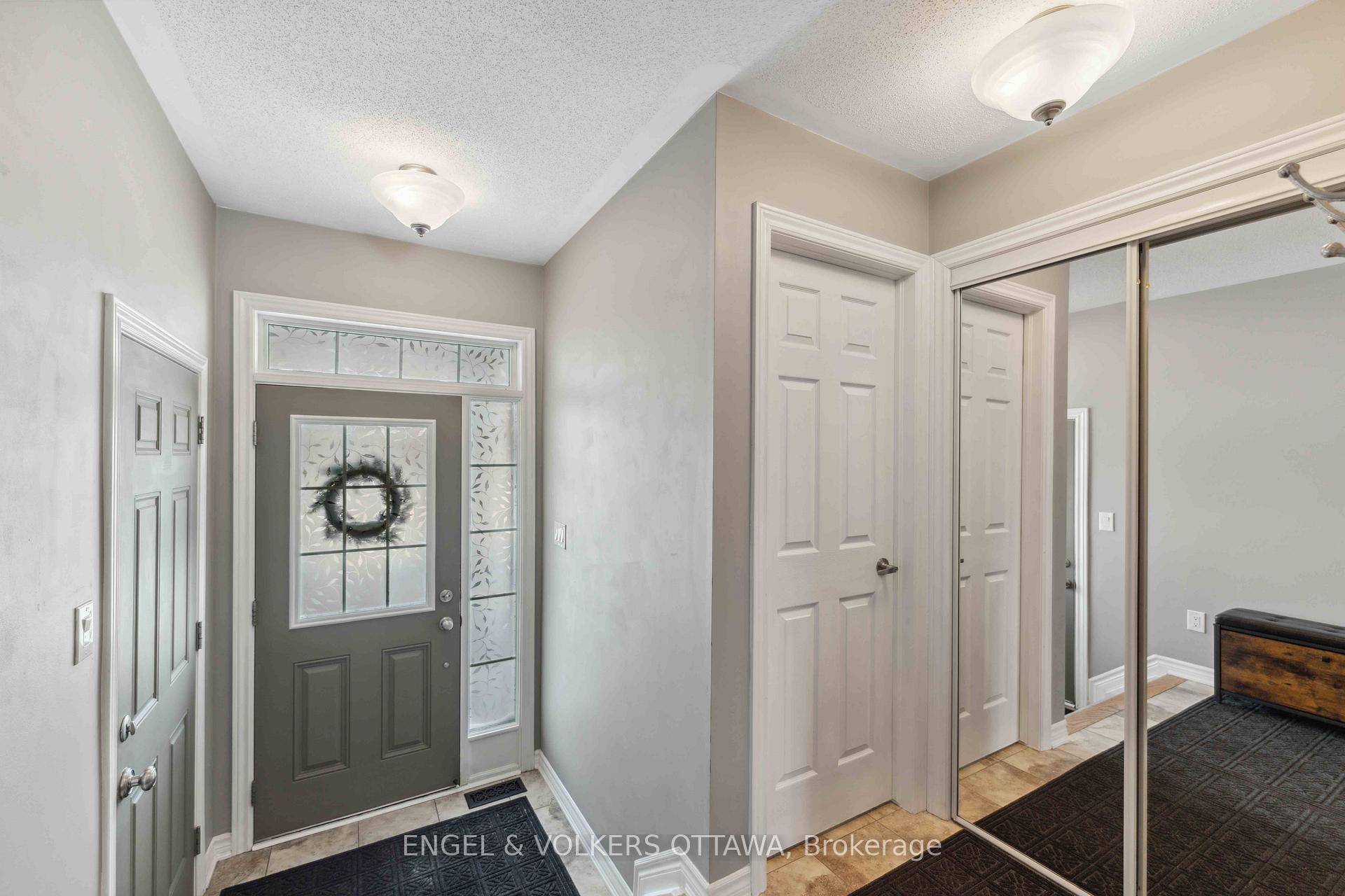 Photo 4 of 403 White Arctic Avenue, Ottawa, Barrhaven - Half Moon Bay — HOMEH