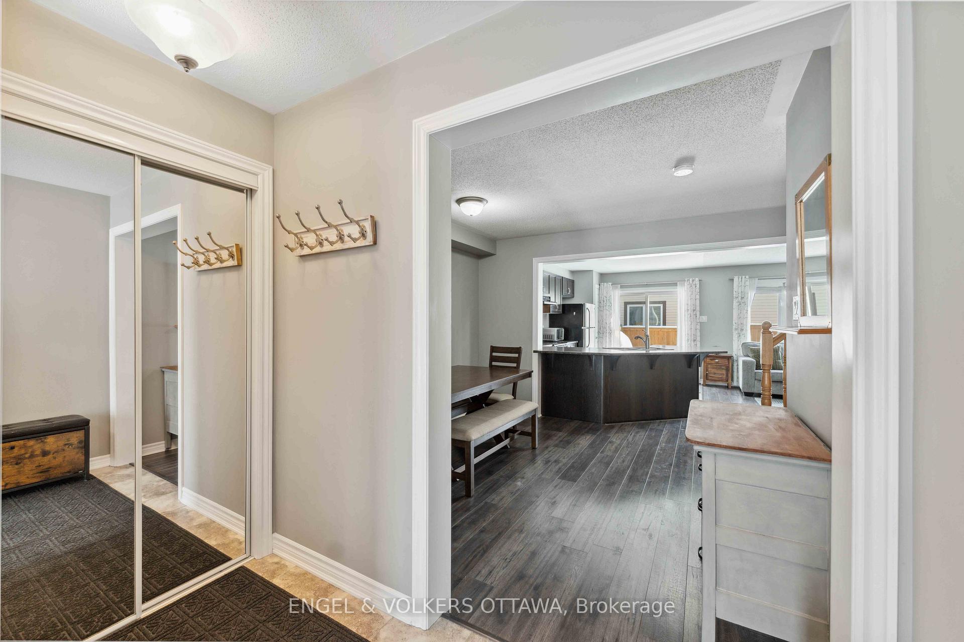 Photo 5 of 403 White Arctic Avenue, Ottawa, Barrhaven - Half Moon Bay — HOMEH