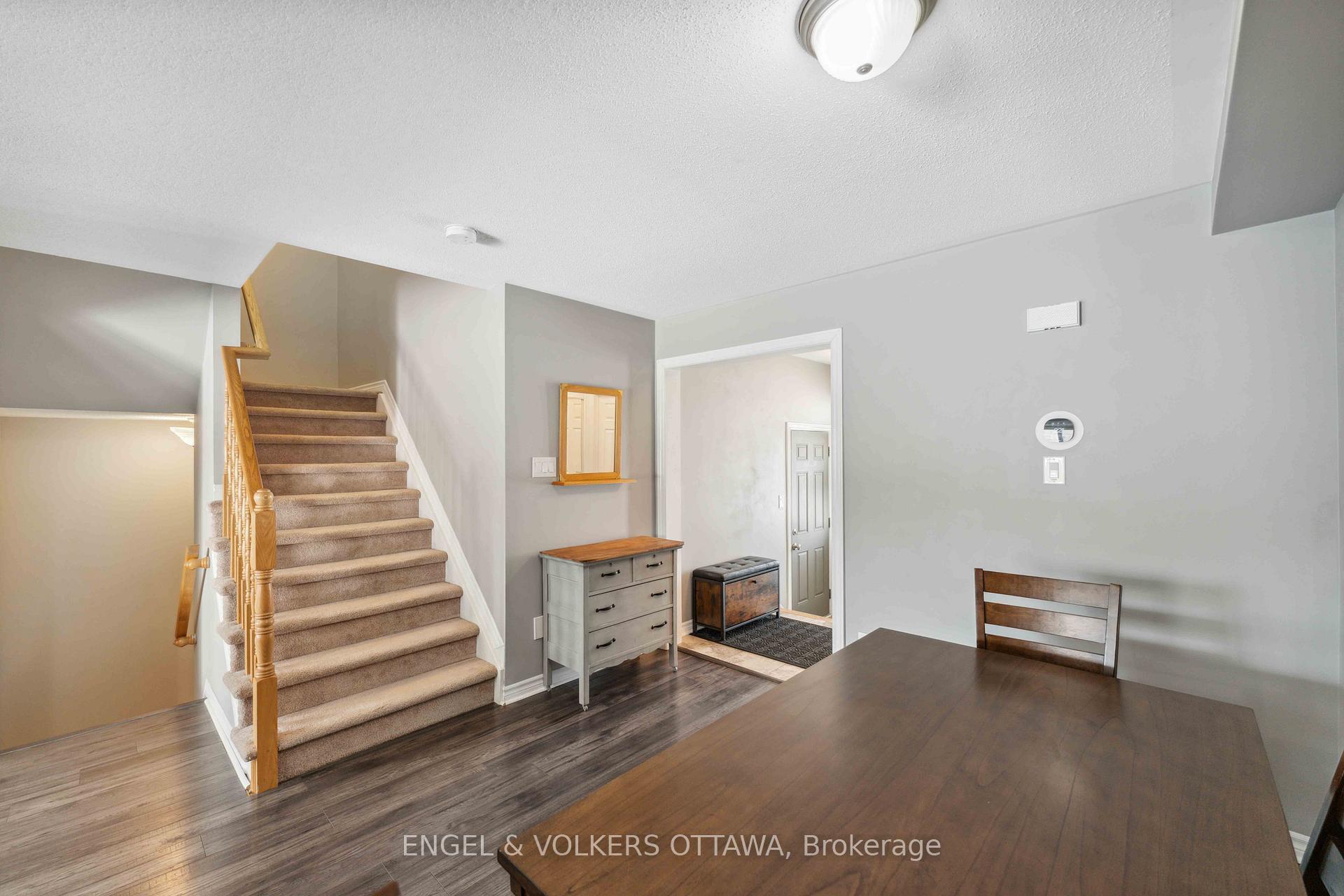 Photo 10 of 403 White Arctic Avenue, Ottawa, Barrhaven - Half Moon Bay — HOMEH