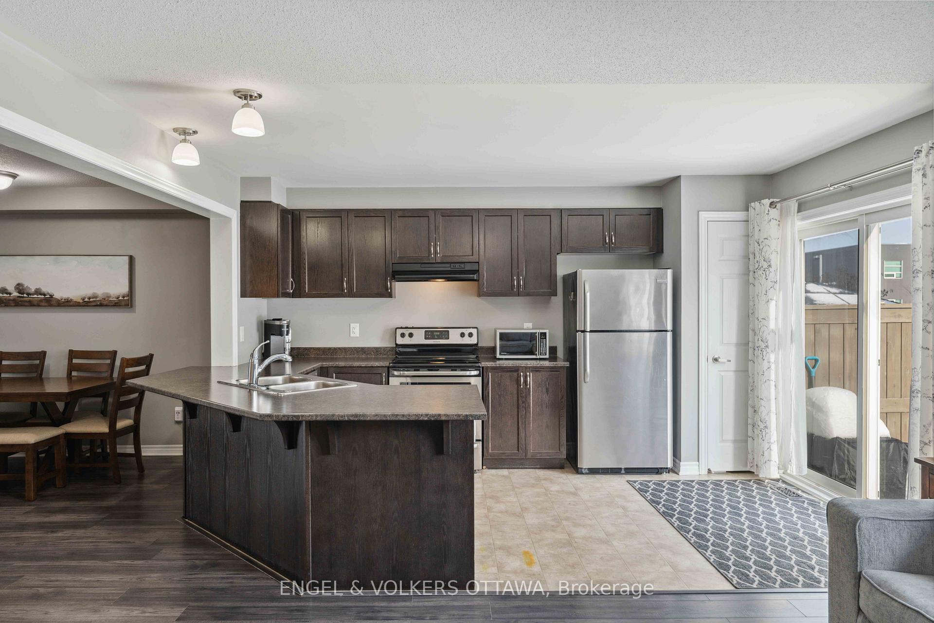Photo 12 of 403 White Arctic Avenue, Ottawa, Barrhaven - Half Moon Bay — HOMEH