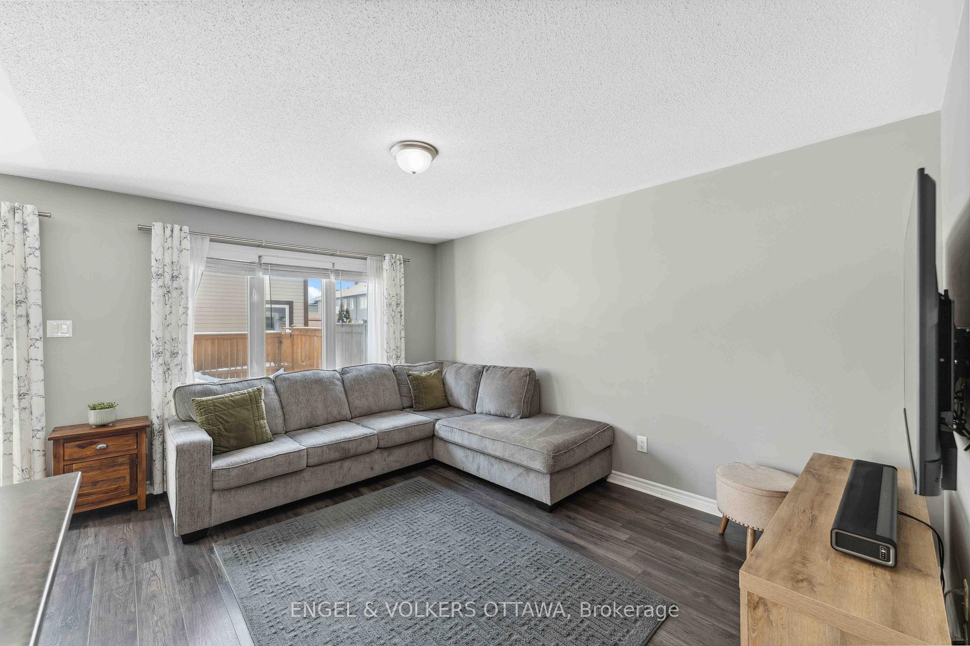 Photo 13 of 403 White Arctic Avenue, Ottawa, Barrhaven - Half Moon Bay — HOMEH