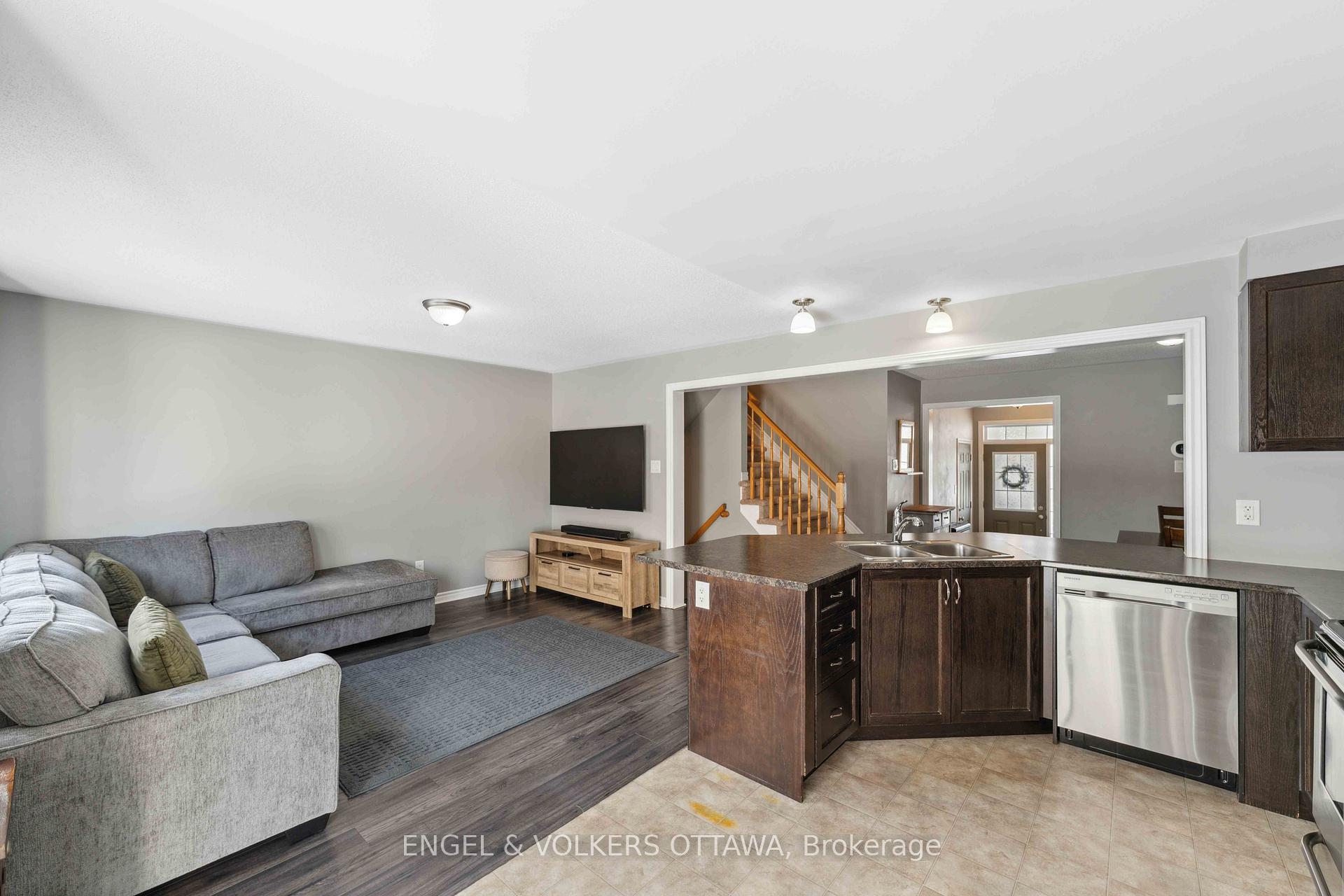 Photo 14 of 403 White Arctic Avenue, Ottawa, Barrhaven - Half Moon Bay — HOMEH