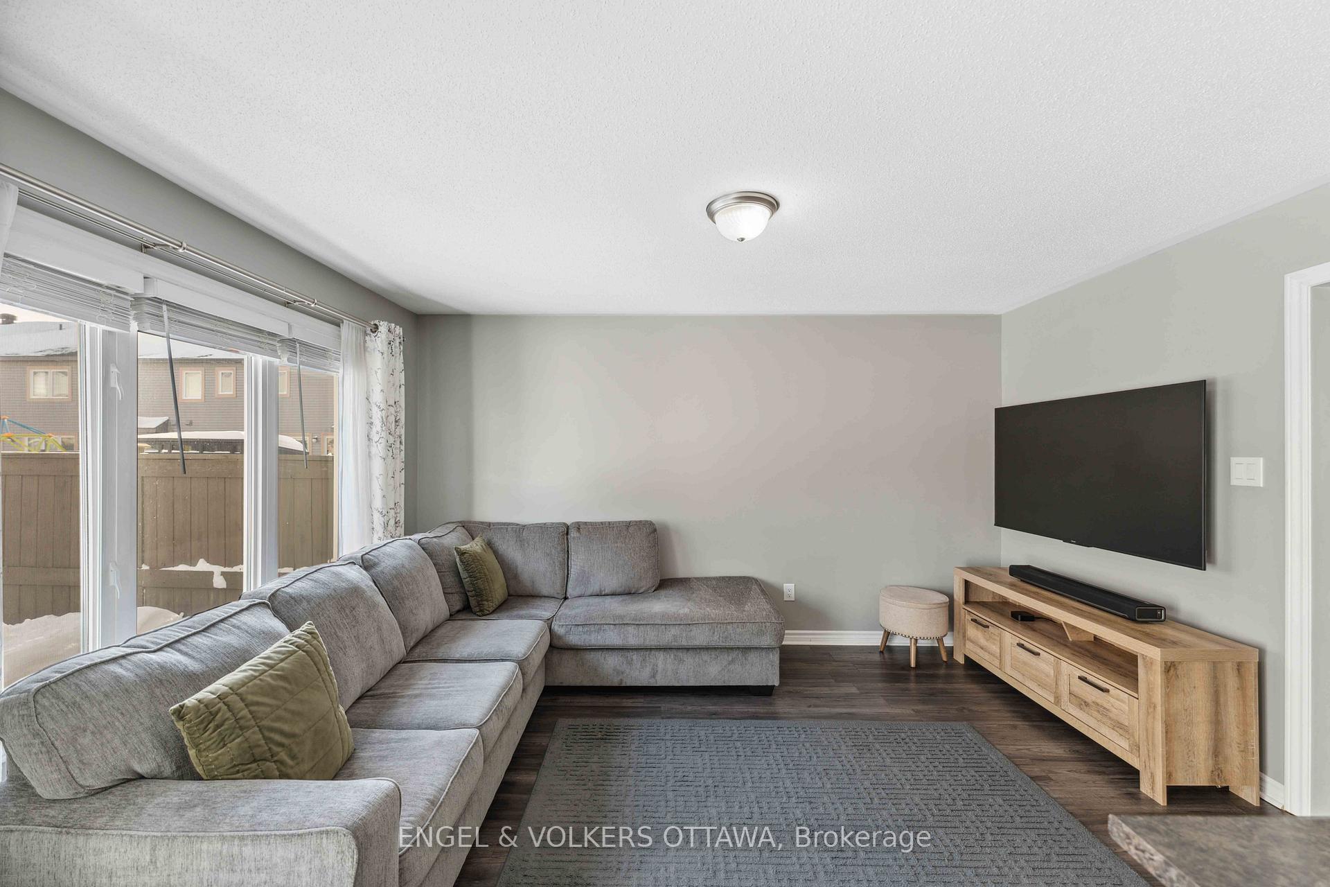 Photo 18 of 403 White Arctic Avenue, Ottawa, Barrhaven - Half Moon Bay — HOMEH