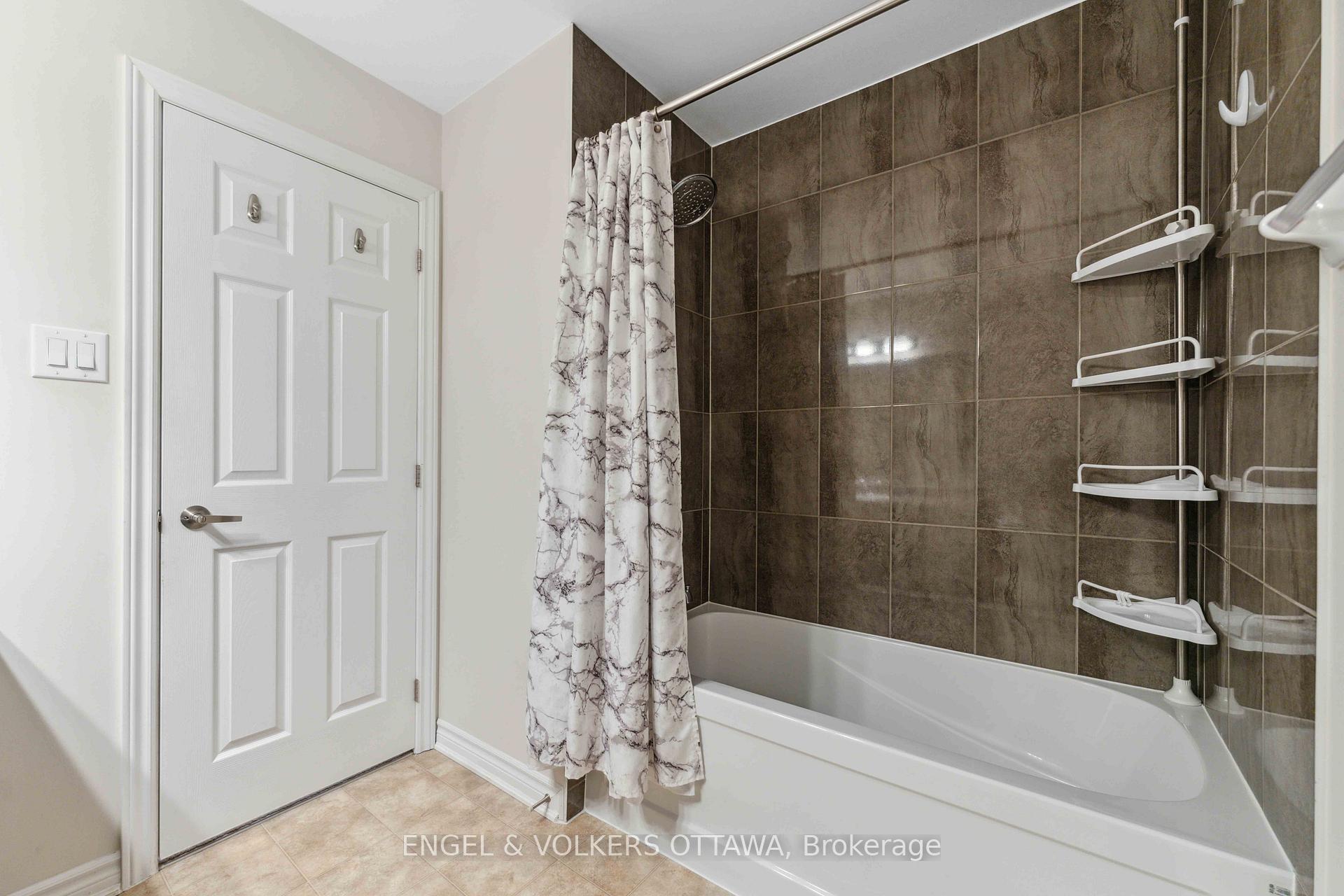 Photo 37 of 403 White Arctic Avenue, Ottawa, Barrhaven - Half Moon Bay — HOMEH