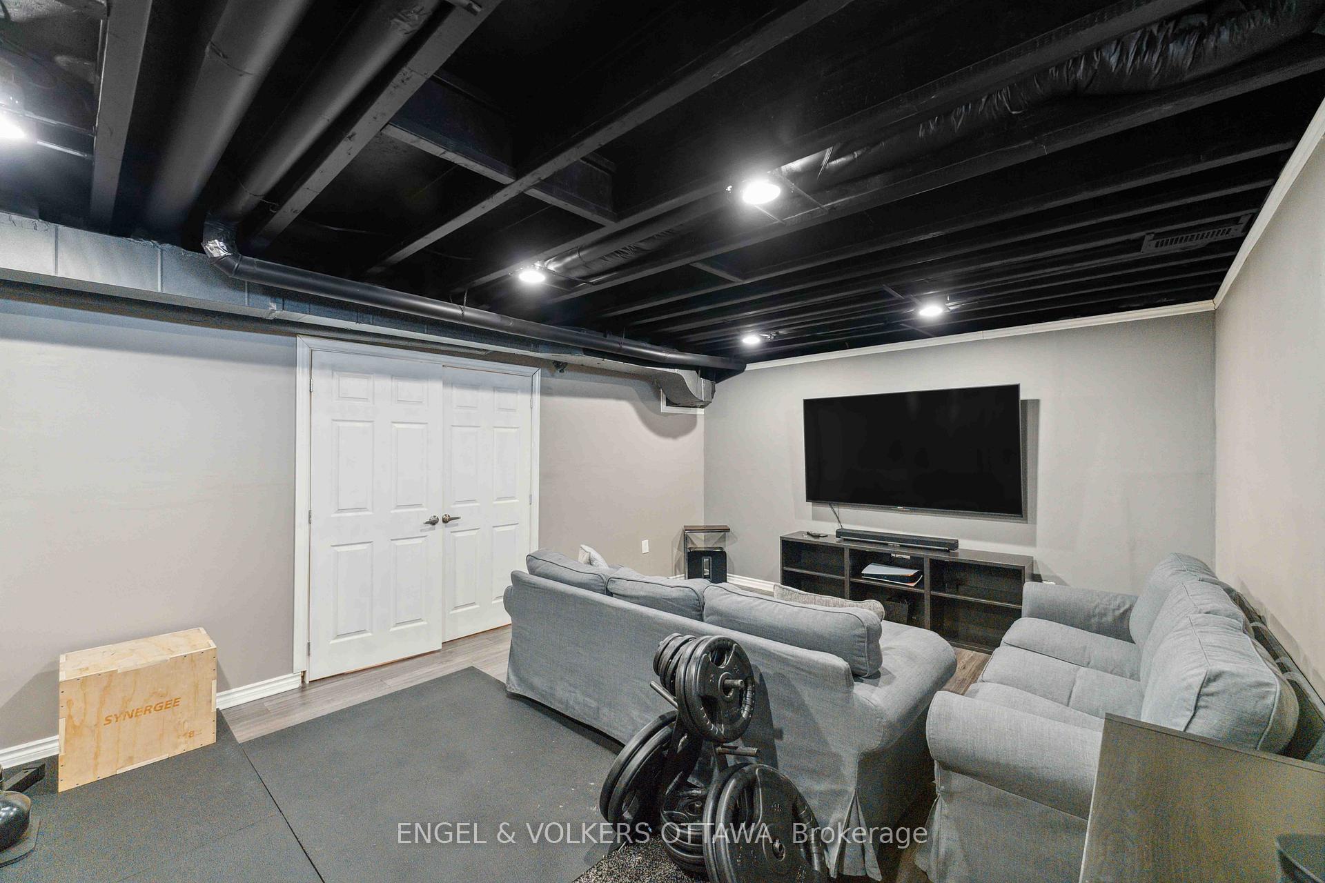 Photo 43 of 403 White Arctic Avenue, Ottawa, Barrhaven - Half Moon Bay — HOMEH