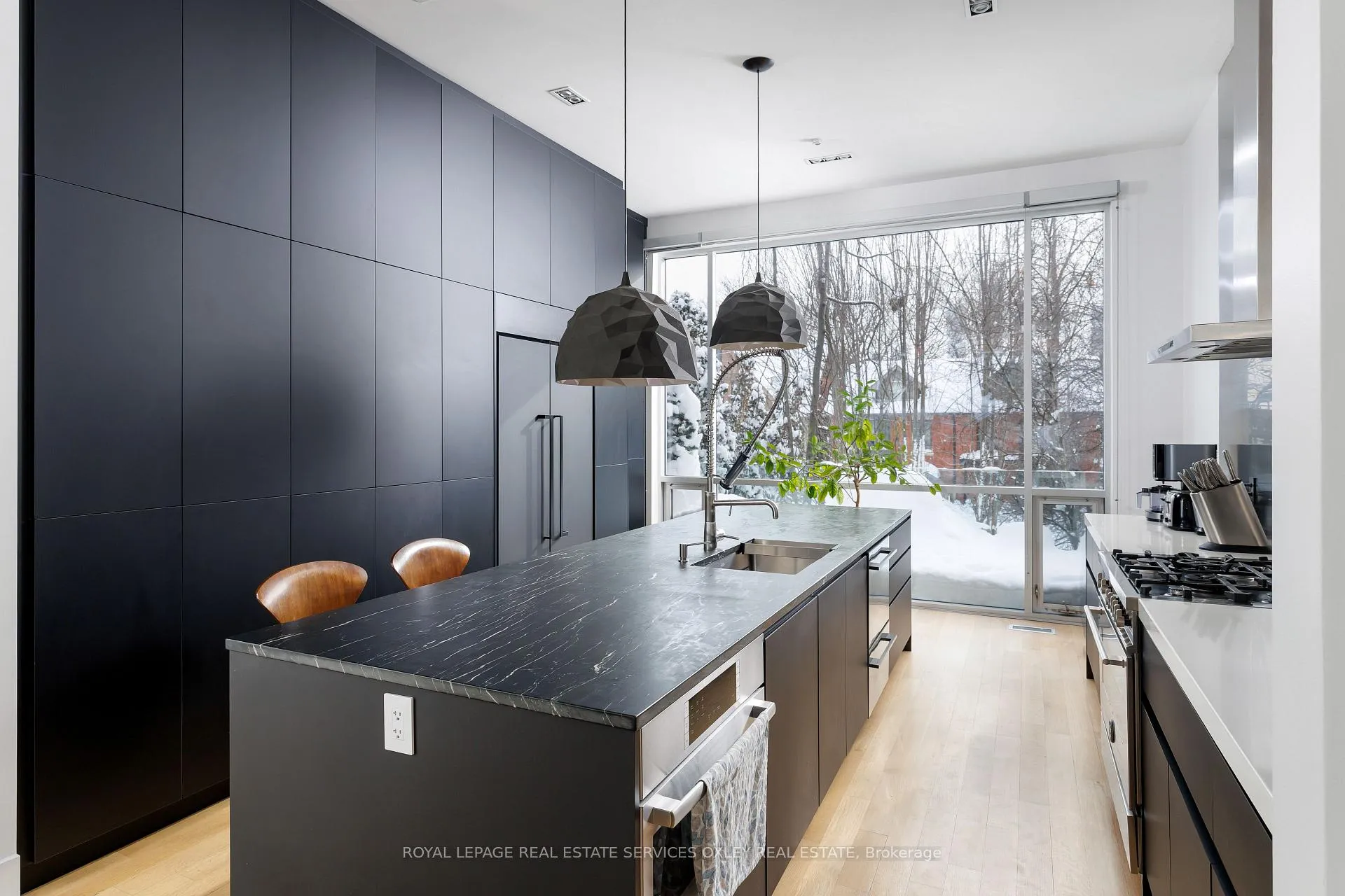 Photo 15 of 20A Woodlawn Avenue W, Toronto, Yonge-St. Clair — HOMEH