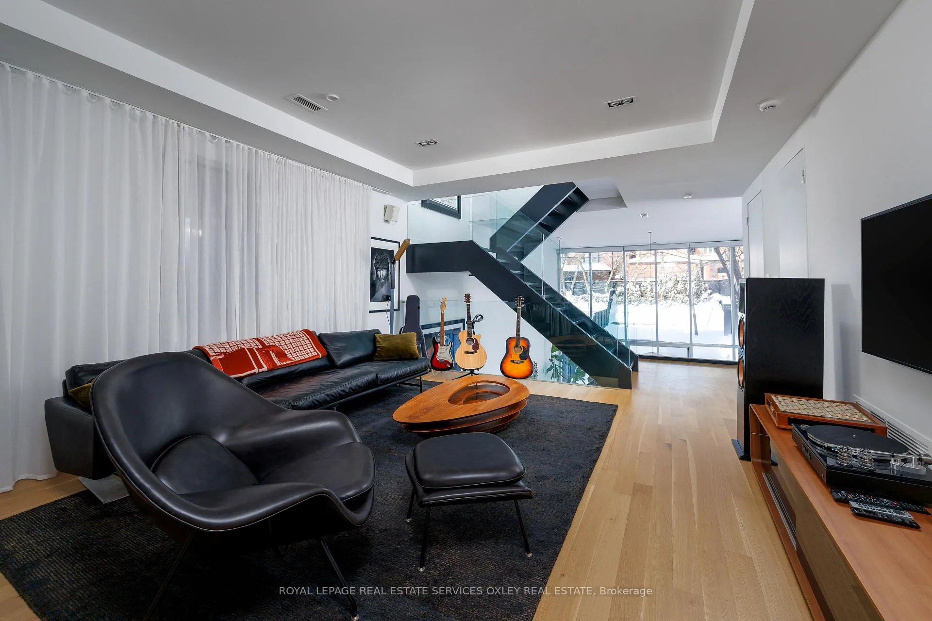 Photo 17 of 20A Woodlawn Avenue W, Toronto, Yonge-St. Clair — HOMEH