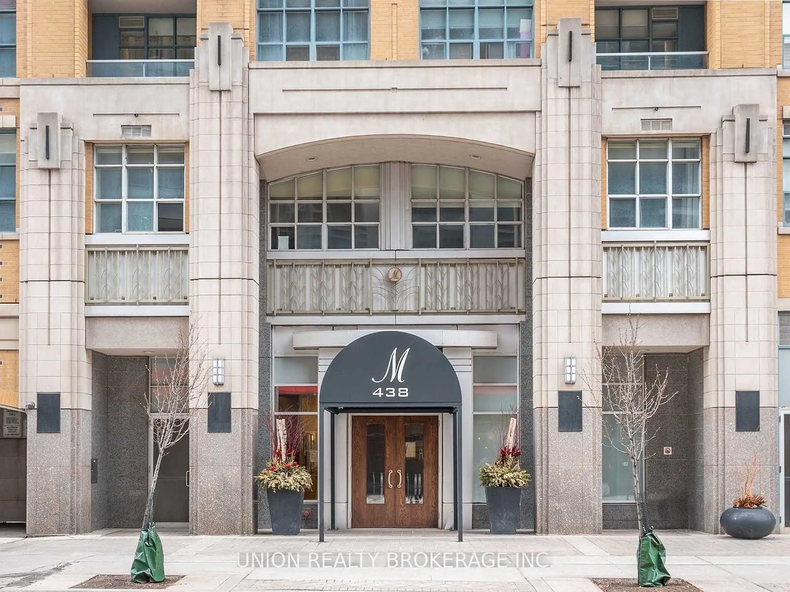 Front of Unit 717, 438 Richmond Street W