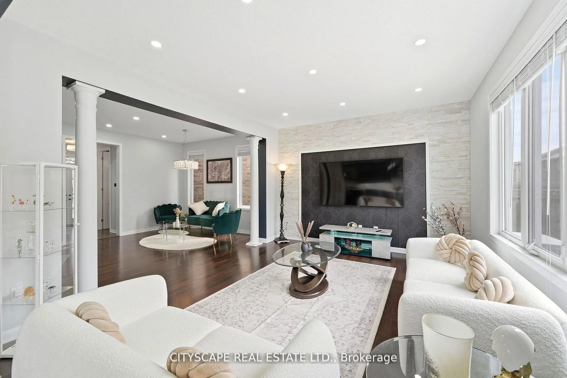 Photo 9 of 305 Gleave Terrace, Milton, Harrison — HOMEH