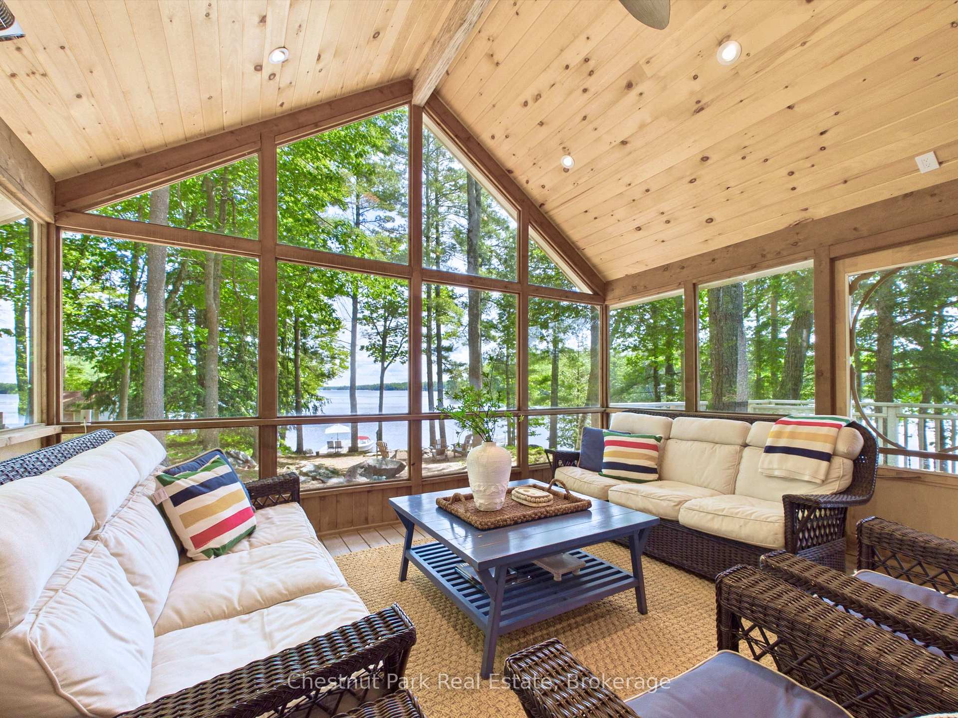 Photo 11 of 51 Taylor Island, Gravenhurst, Muskoka (S) — HOMEH
